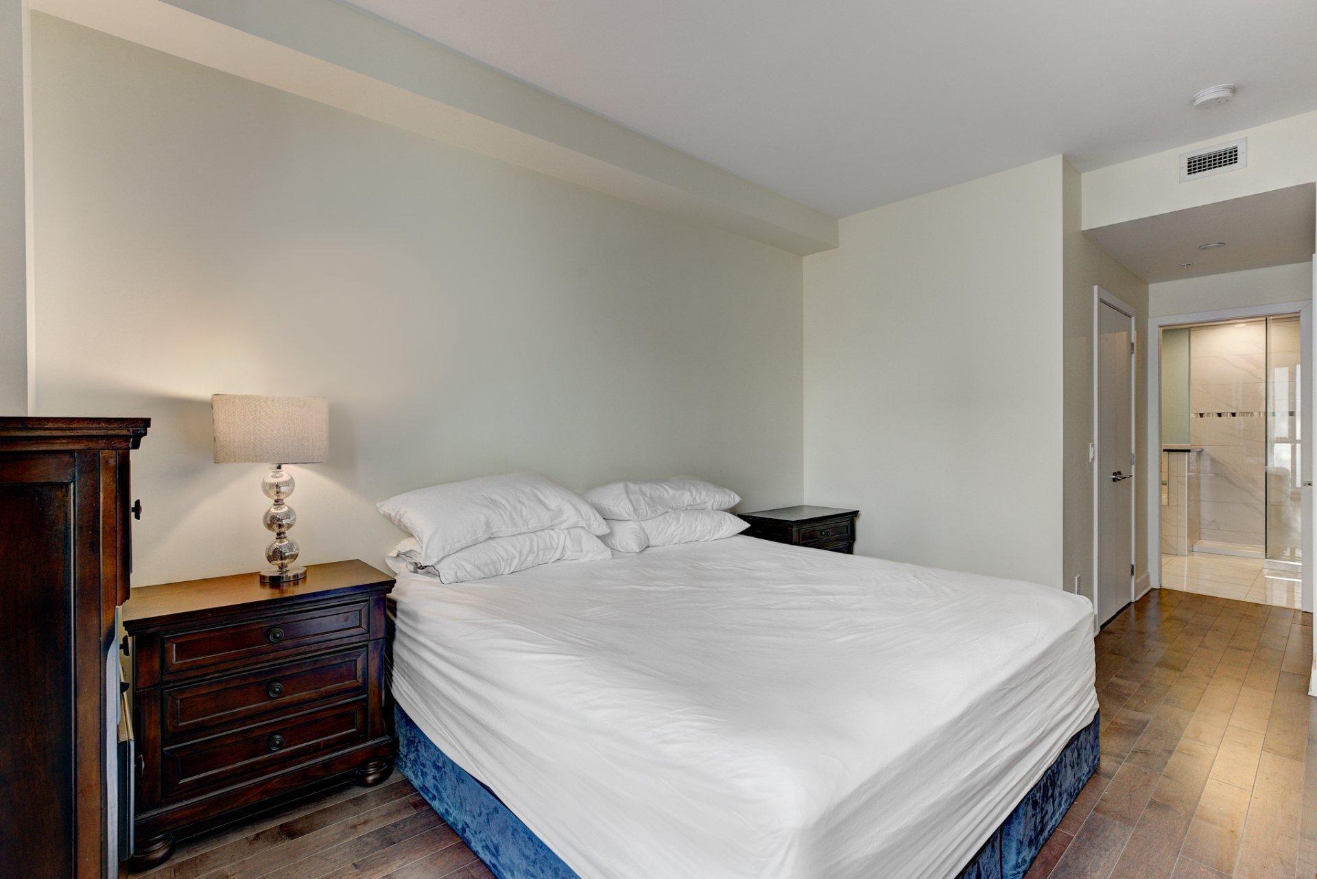 









5175


Av. de Courtrai

, 811,
Montréal (Côte-des-Neiges/Notre-Dame-de-Grâce),




QC
H3W0A9

