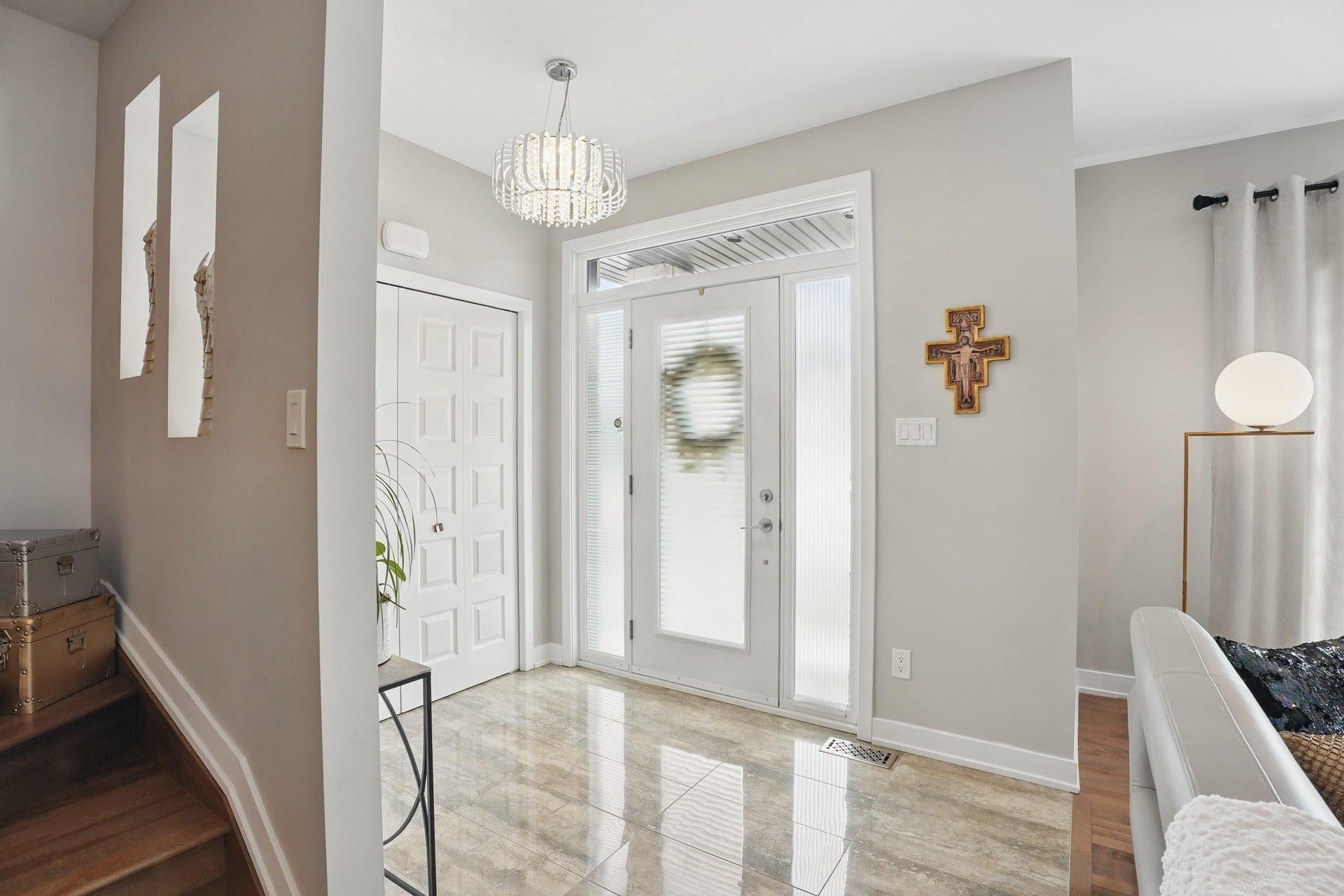 









192


Rue du Tournoi

,
Gatineau (Aylmer),




QC
J9J2T4

