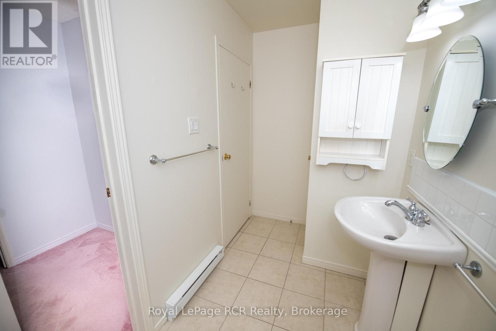 












306 - 497 BIRMINGHAM ST WEST STREET W

,
Wellington North (Mount Forest),




Ontario
N0G2L1

