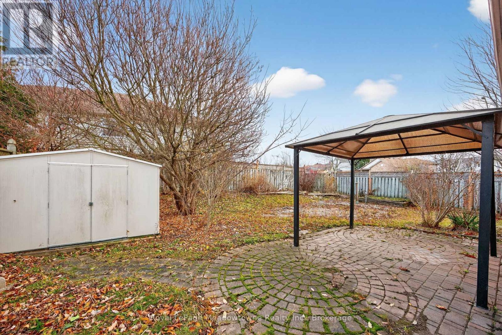 












1 DRAPER CRESCENT

,
Barrie (Painswick North),




Ontario
L4N8B1

