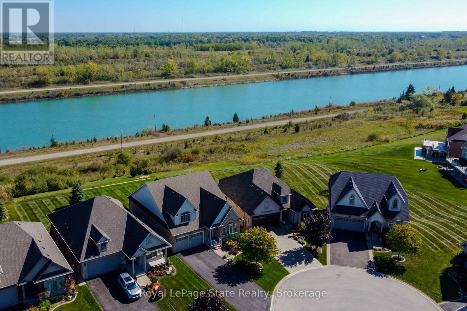 












115 TURNBERRY TRAIL

,
Welland (Hwy 406/Welland),




Ontario
L3B0B7

