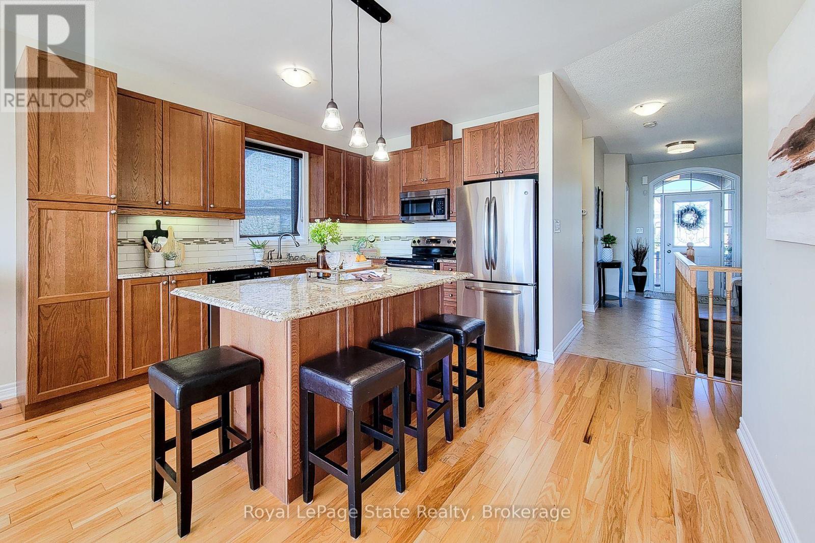 












115 TURNBERRY TRAIL

,
Welland (Hwy 406/Welland),




Ontario
L3B0B7

