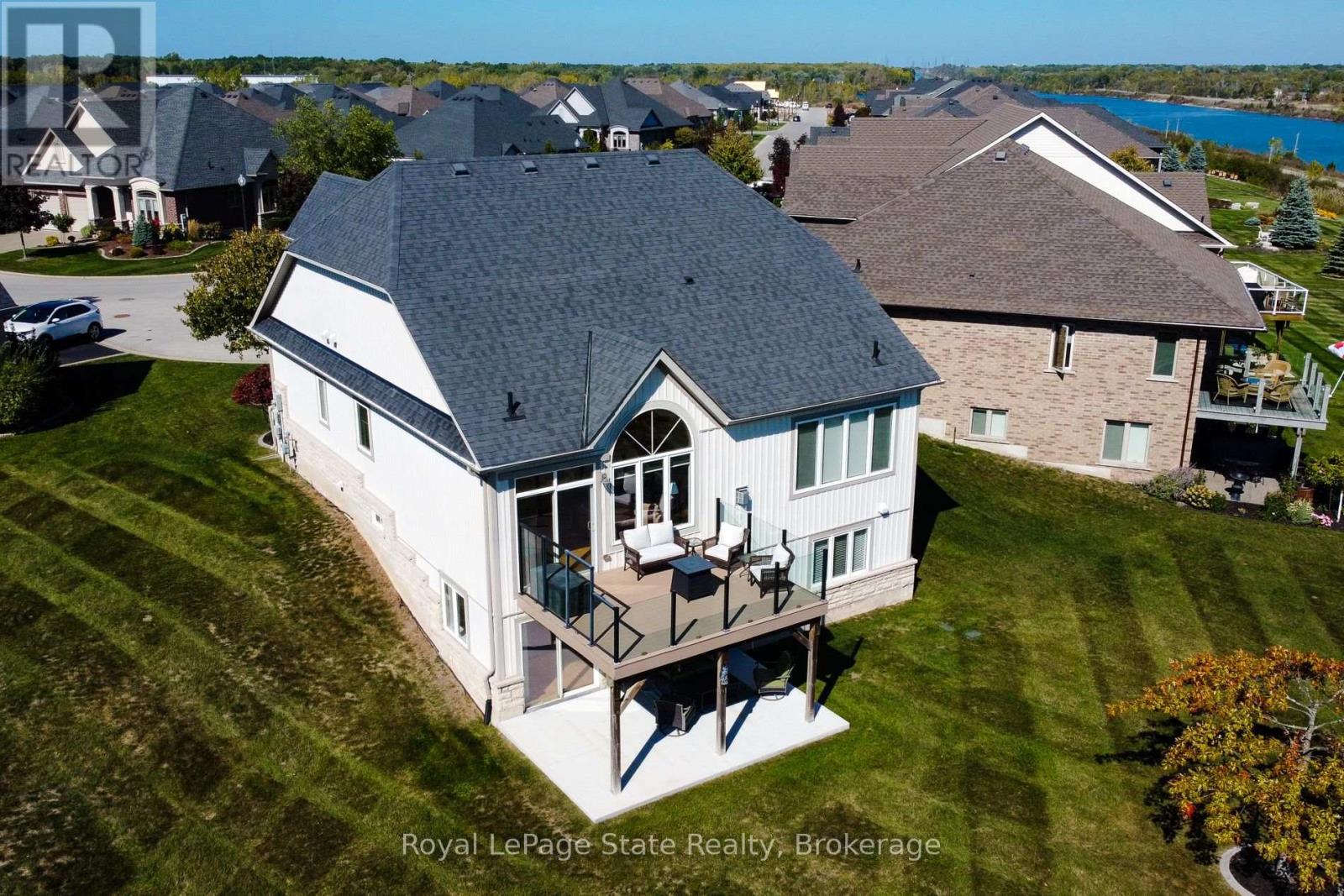 












115 TURNBERRY TRAIL

,
Welland (Hwy 406/Welland),




Ontario
L3B0B7

