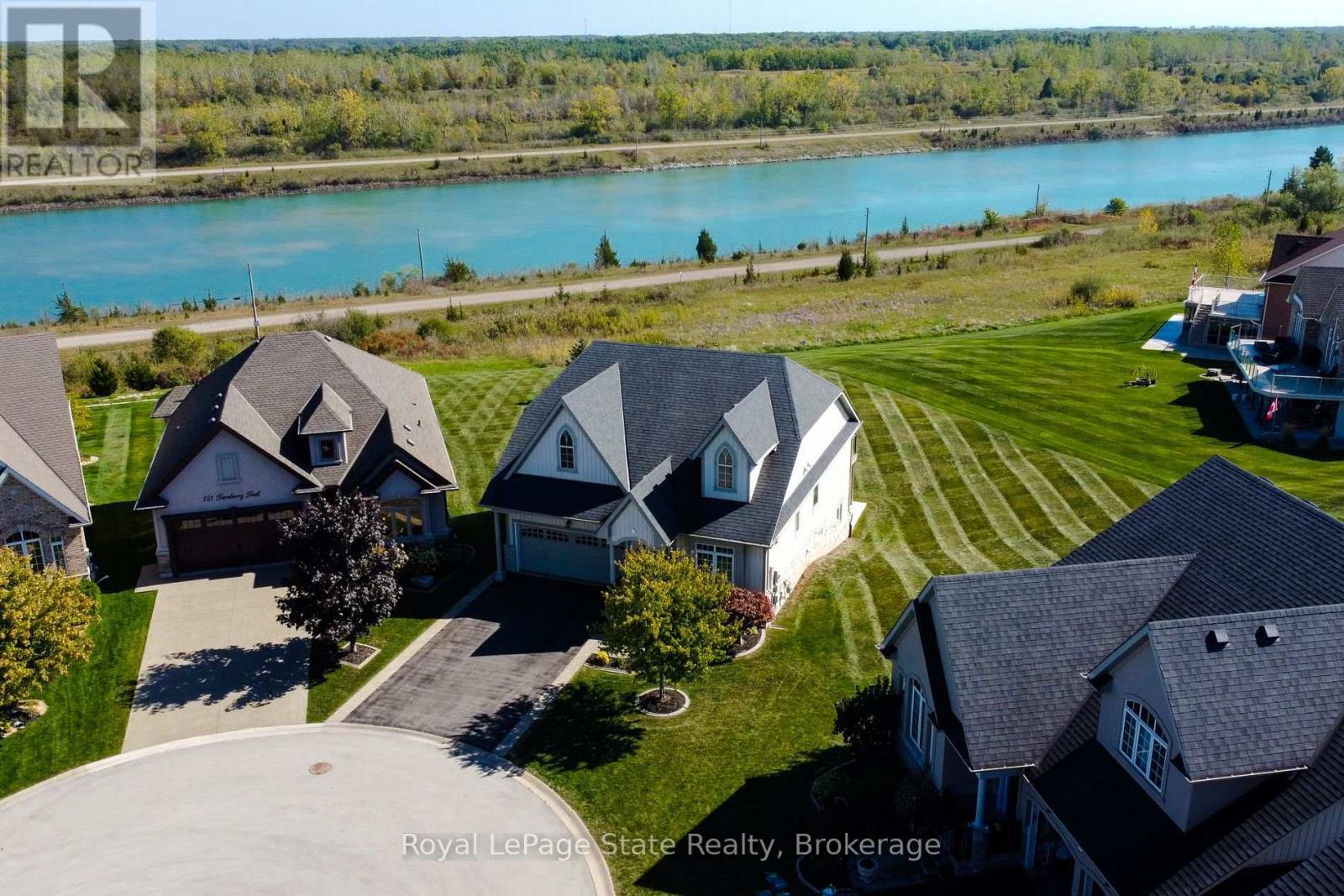 












115 TURNBERRY TRAIL

,
Welland (Hwy 406/Welland),




Ontario
L3B0B7

