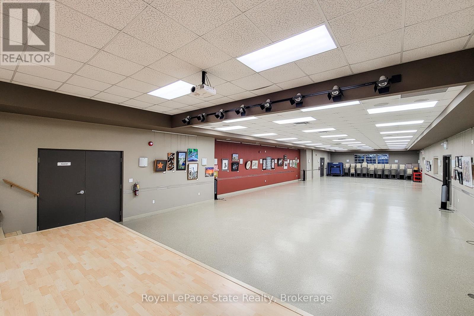 












115 TURNBERRY TRAIL

,
Welland (Hwy 406/Welland),




Ontario
L3B0B7

