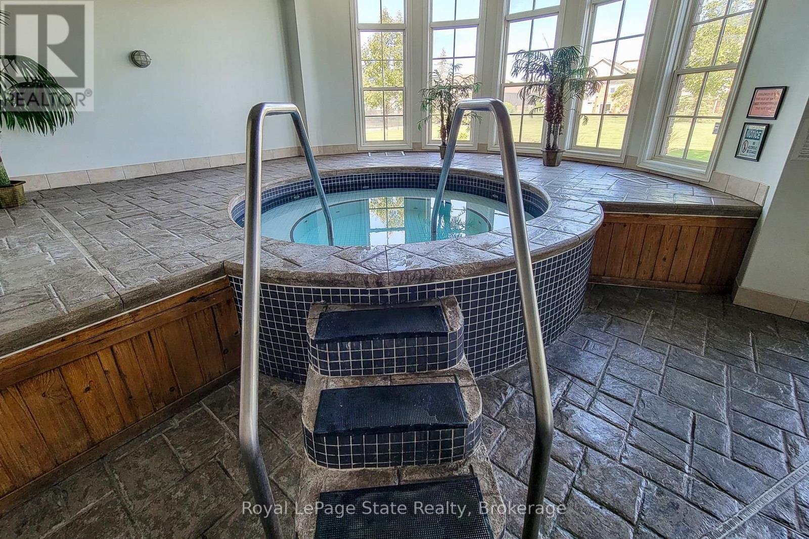 












115 TURNBERRY TRAIL

,
Welland (Hwy 406/Welland),




Ontario
L3B0B7

