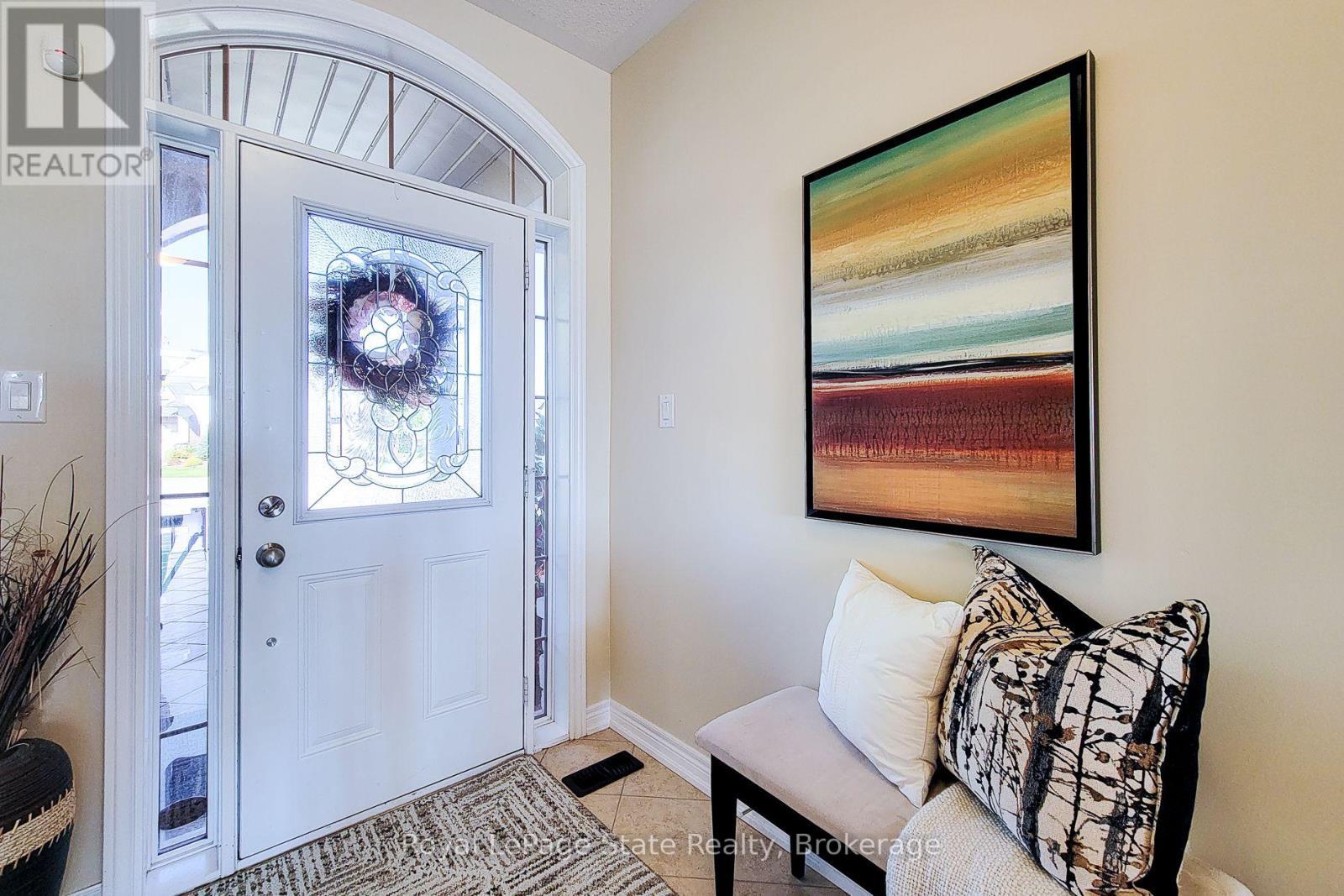 












115 TURNBERRY TRAIL

,
Welland (Hwy 406/Welland),




Ontario
L3B0B7

