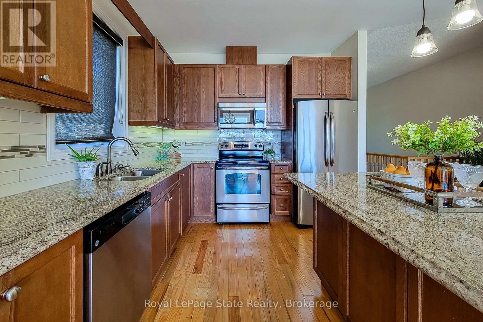 












115 TURNBERRY TRAIL

,
Welland (Hwy 406/Welland),




Ontario
L3B0B7

