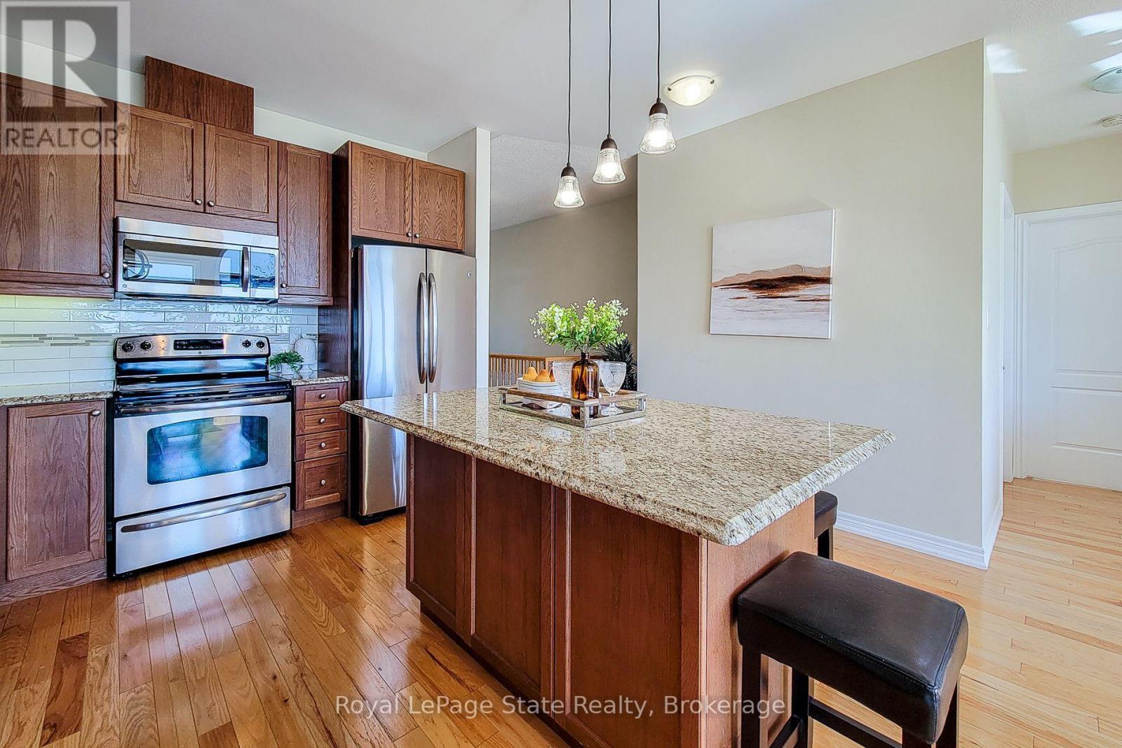 












115 TURNBERRY TRAIL

,
Welland (Hwy 406/Welland),




Ontario
L3B0B7

