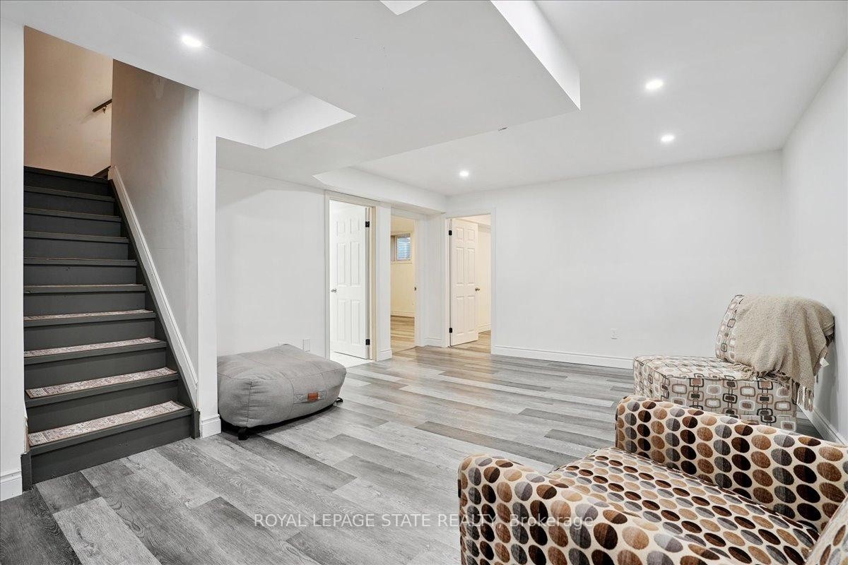 









95


Hemlock

Way,
Grimsby,




ON
L3M 0A9

