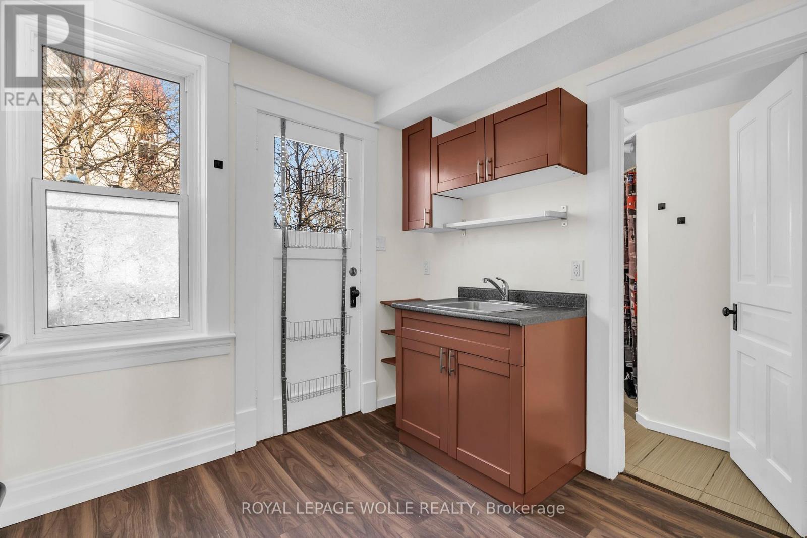 












UNIT D (UPPER) - 98 CHURCH STREET

,
Kitchener,




Ontario
N2G2S2

