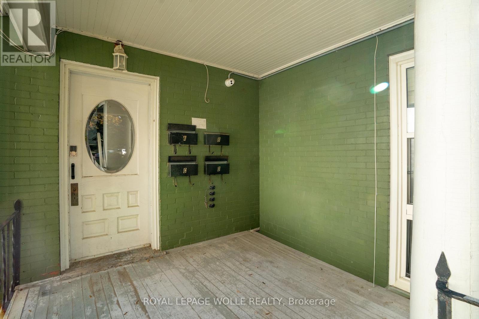 












UNIT D (UPPER) - 98 CHURCH STREET

,
Kitchener,




Ontario
N2G2S2

