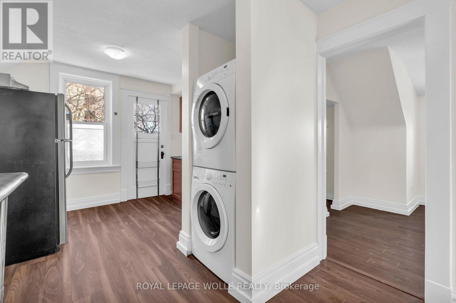 












UNIT D (UPPER) - 98 CHURCH STREET

,
Kitchener,




Ontario
N2G2S2

