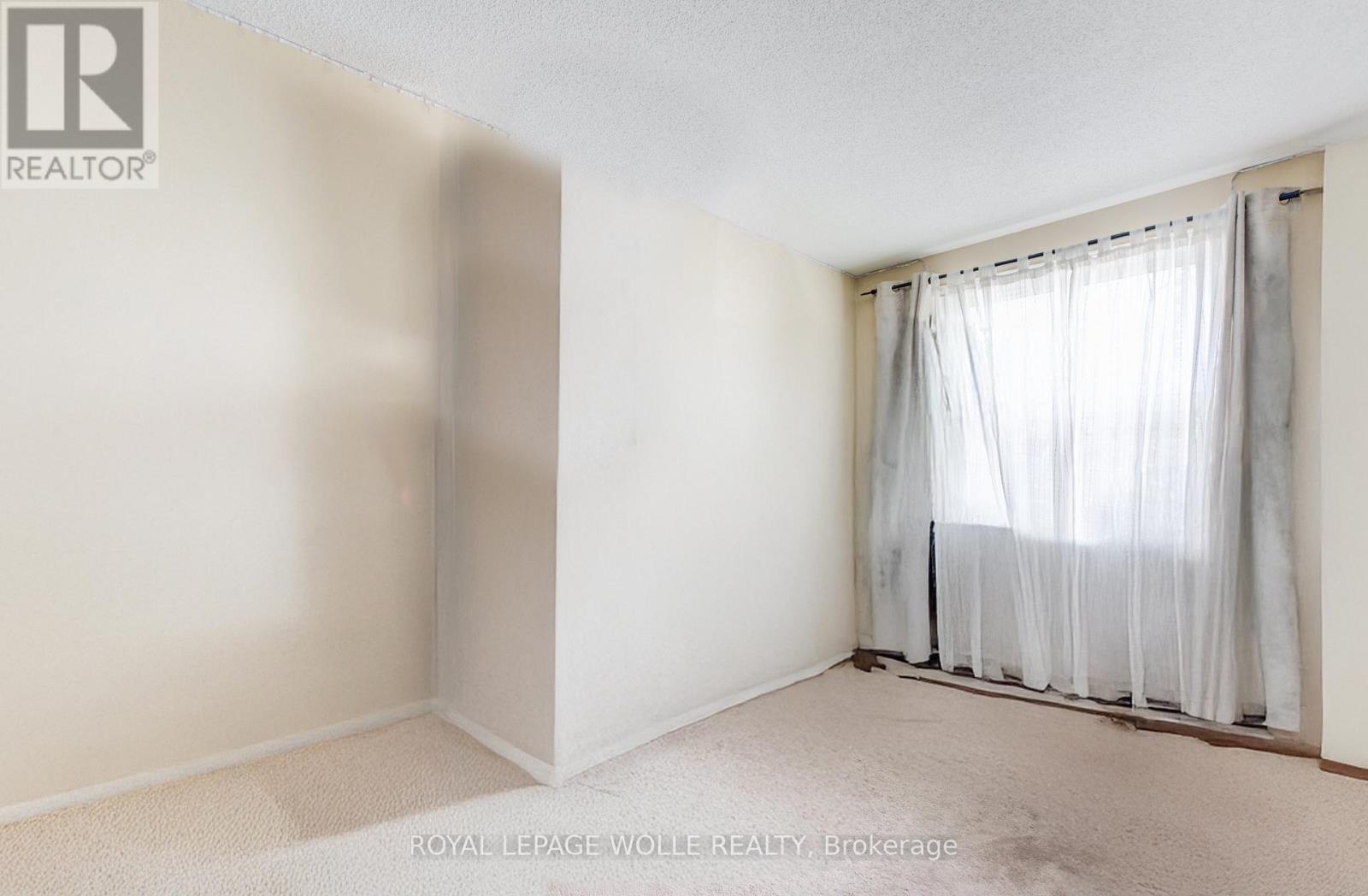 












17 - 465 WOOLWICH STREET N

,
Waterloo,




Ontario
N2K3S4

