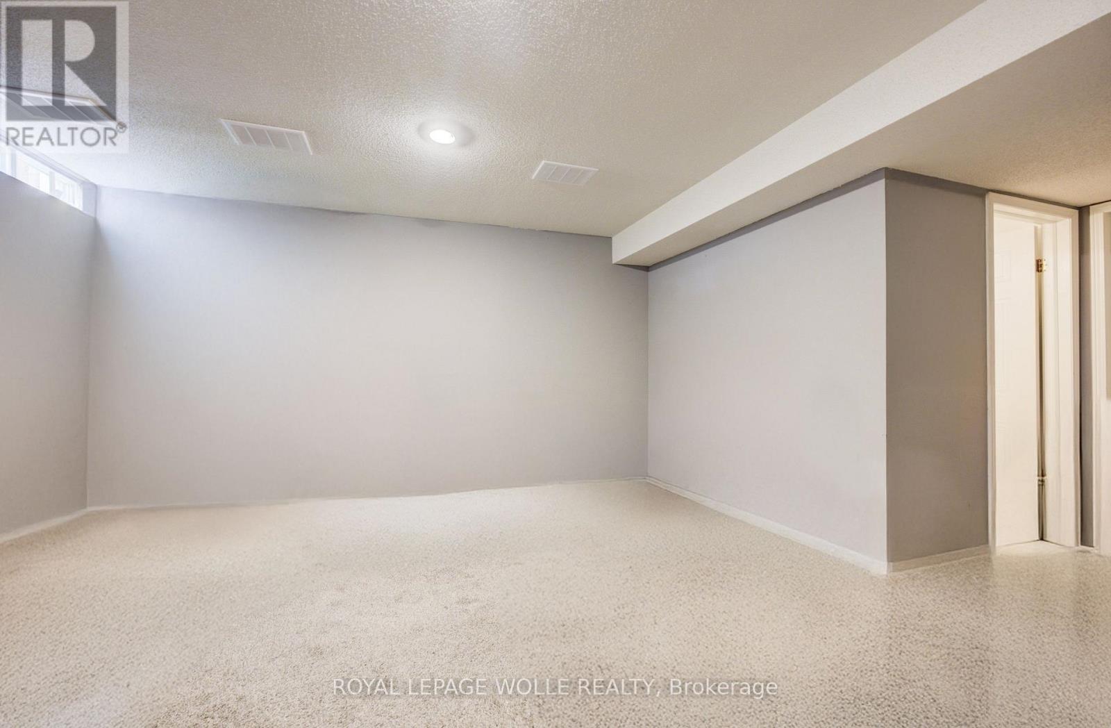 












17 - 465 WOOLWICH STREET N

,
Waterloo,




Ontario
N2K3S4

