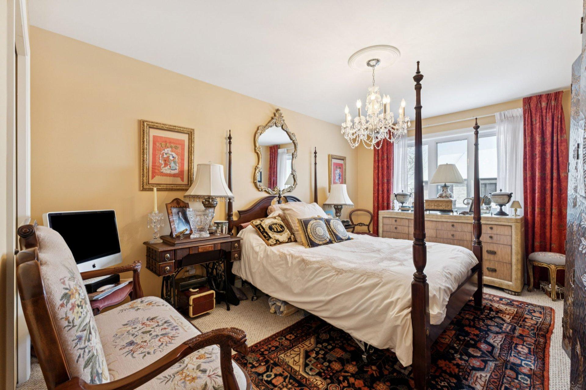 









120Z


Boul. de l'Amérique-Française

, 4,
Gatineau (Aylmer),




QC
J9J1G9

