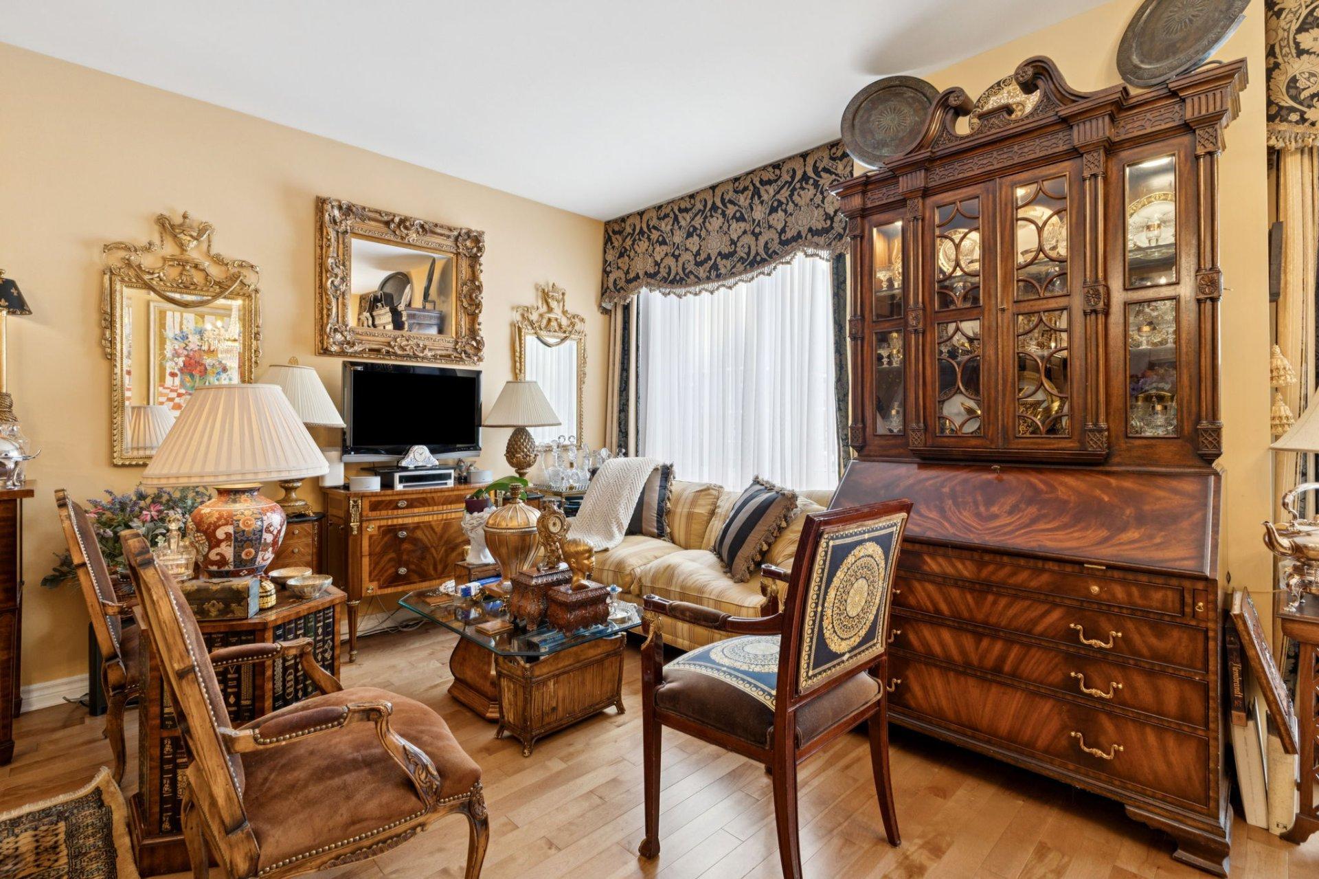 









120Z


Boul. de l'Amérique-Française

, 4,
Gatineau (Aylmer),




QC
J9J1G9

