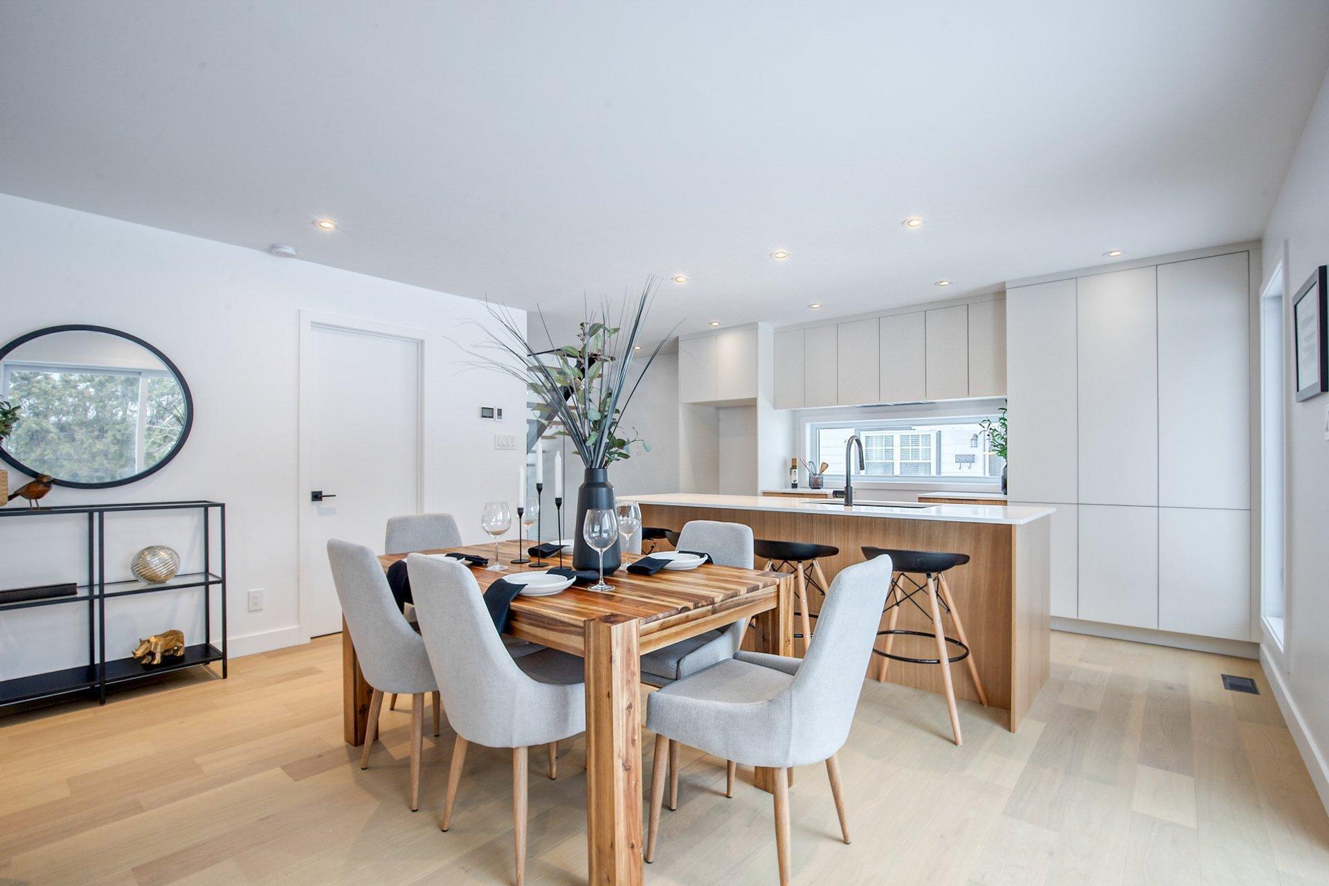 









1300


Rue Montarville

,
Saint-Bruno-de-Montarville,




QC
J3V3T4

