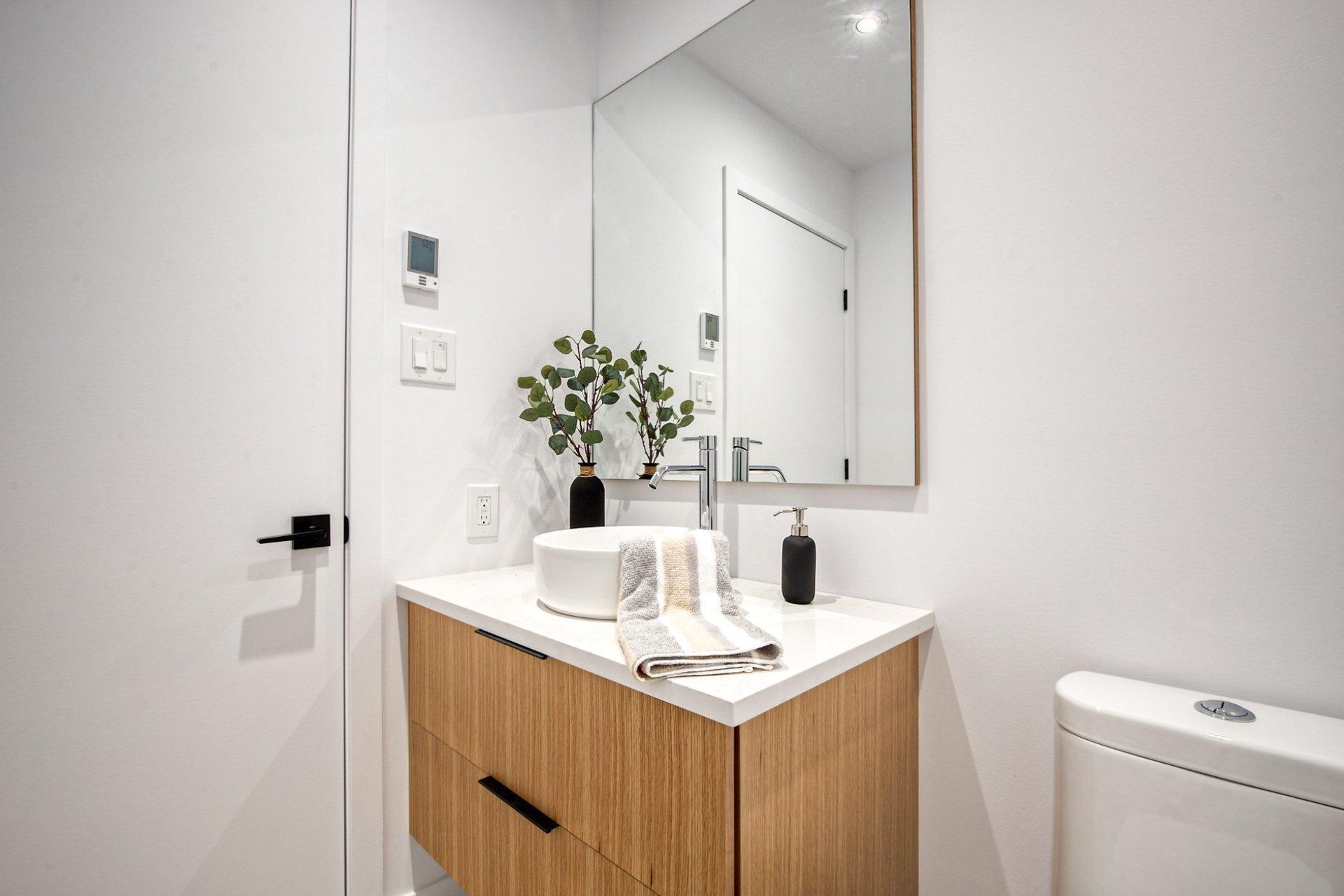 









1300


Rue Montarville

,
Saint-Bruno-de-Montarville,




QC
J3V3T4

