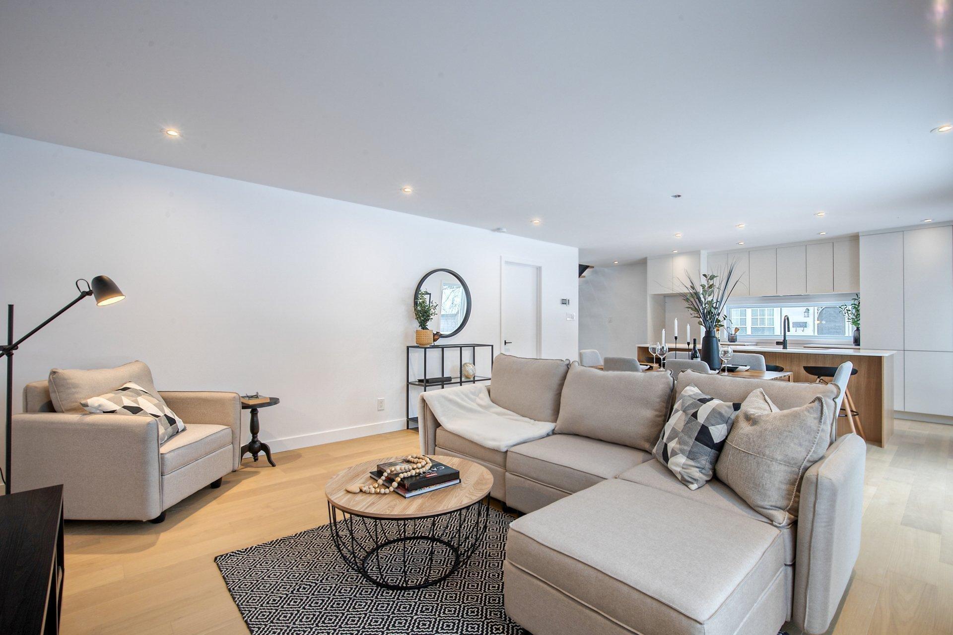 









1300


Rue Montarville

,
Saint-Bruno-de-Montarville,




QC
J3V3T4

