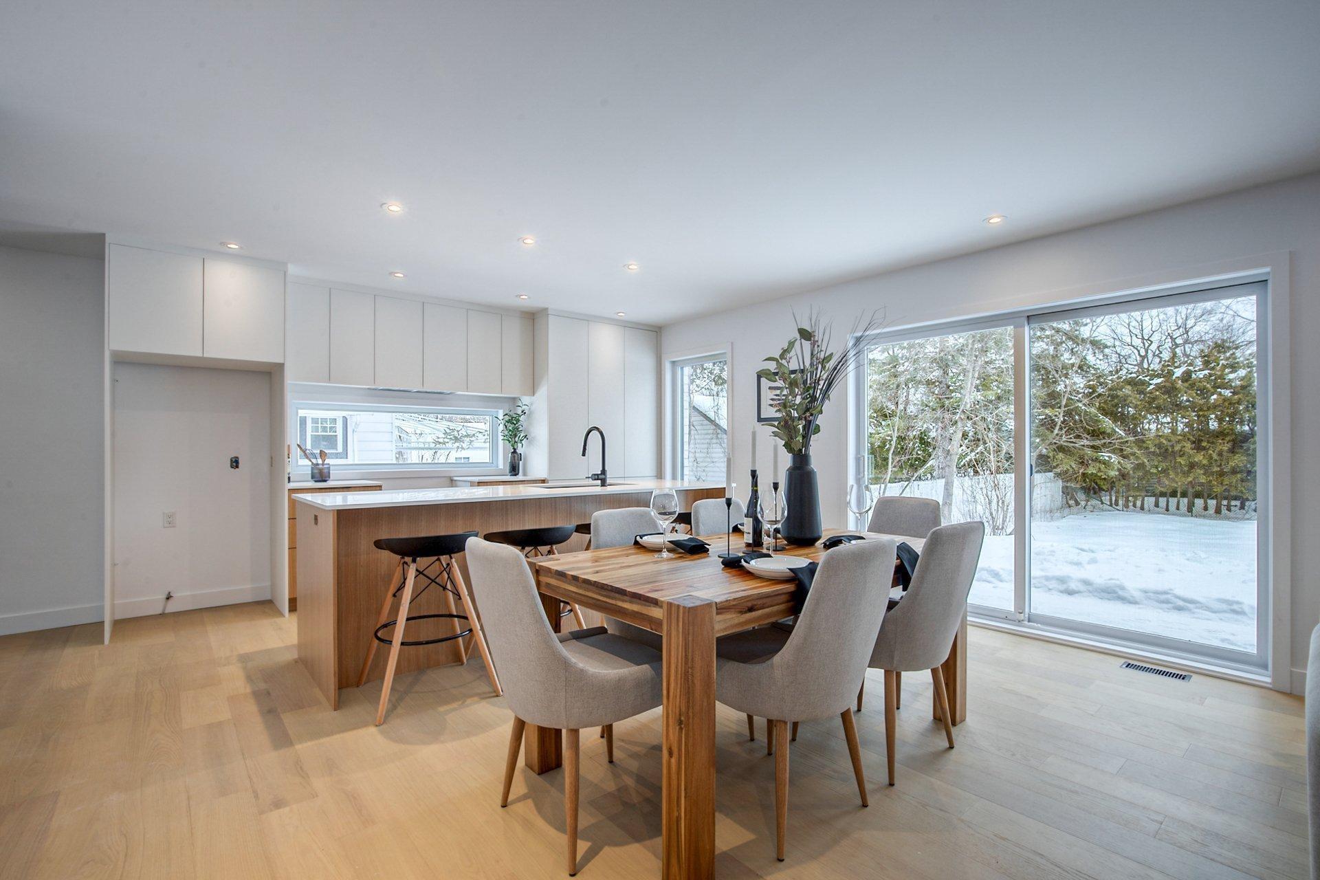 









1300


Rue Montarville

,
Saint-Bruno-de-Montarville,




QC
J3V3T4

