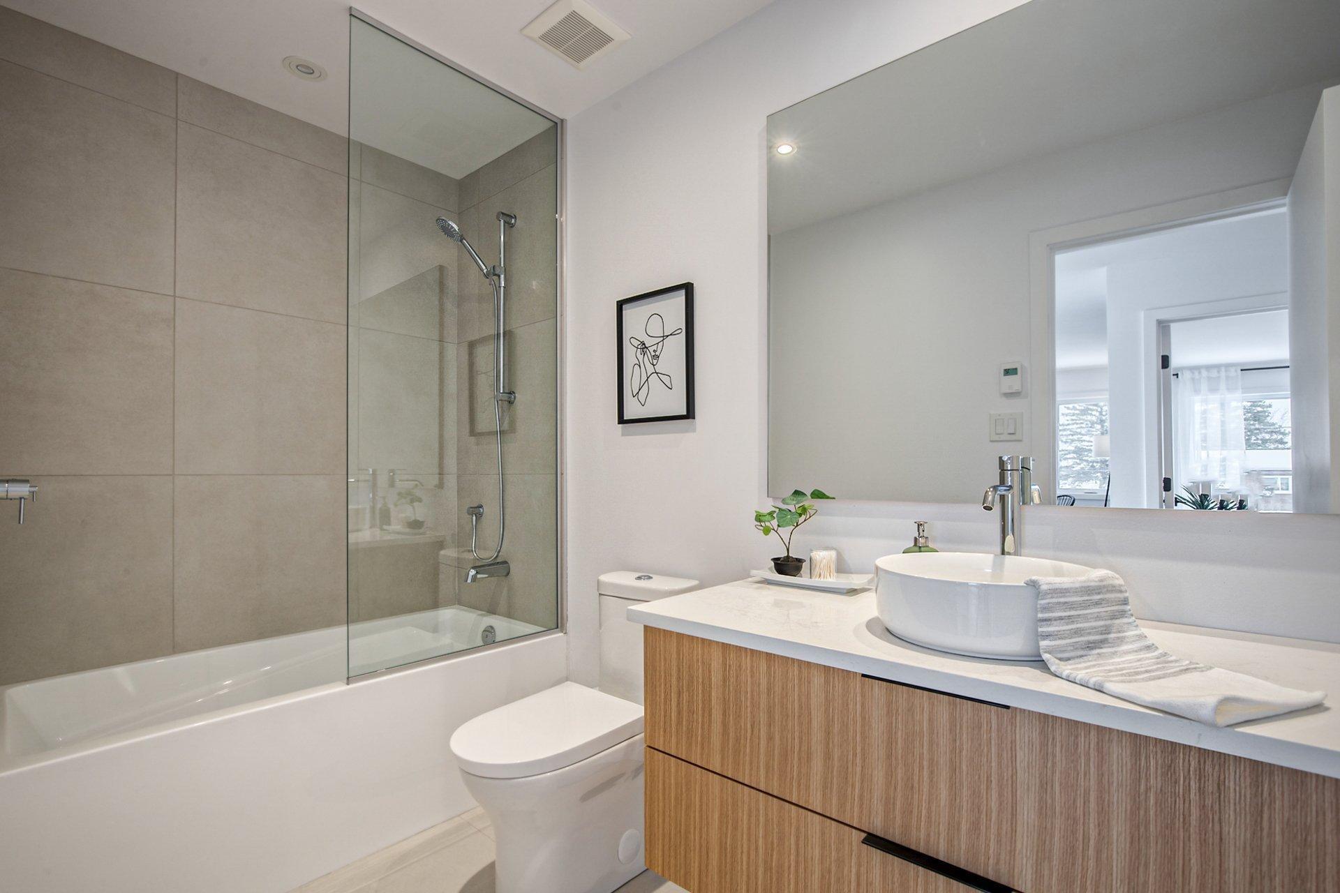 









1300


Rue Montarville

,
Saint-Bruno-de-Montarville,




QC
J3V3T4

