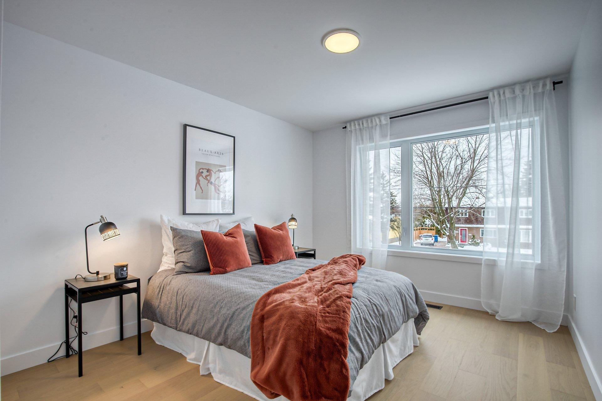 









1300


Rue Montarville

,
Saint-Bruno-de-Montarville,




QC
J3V3T4

