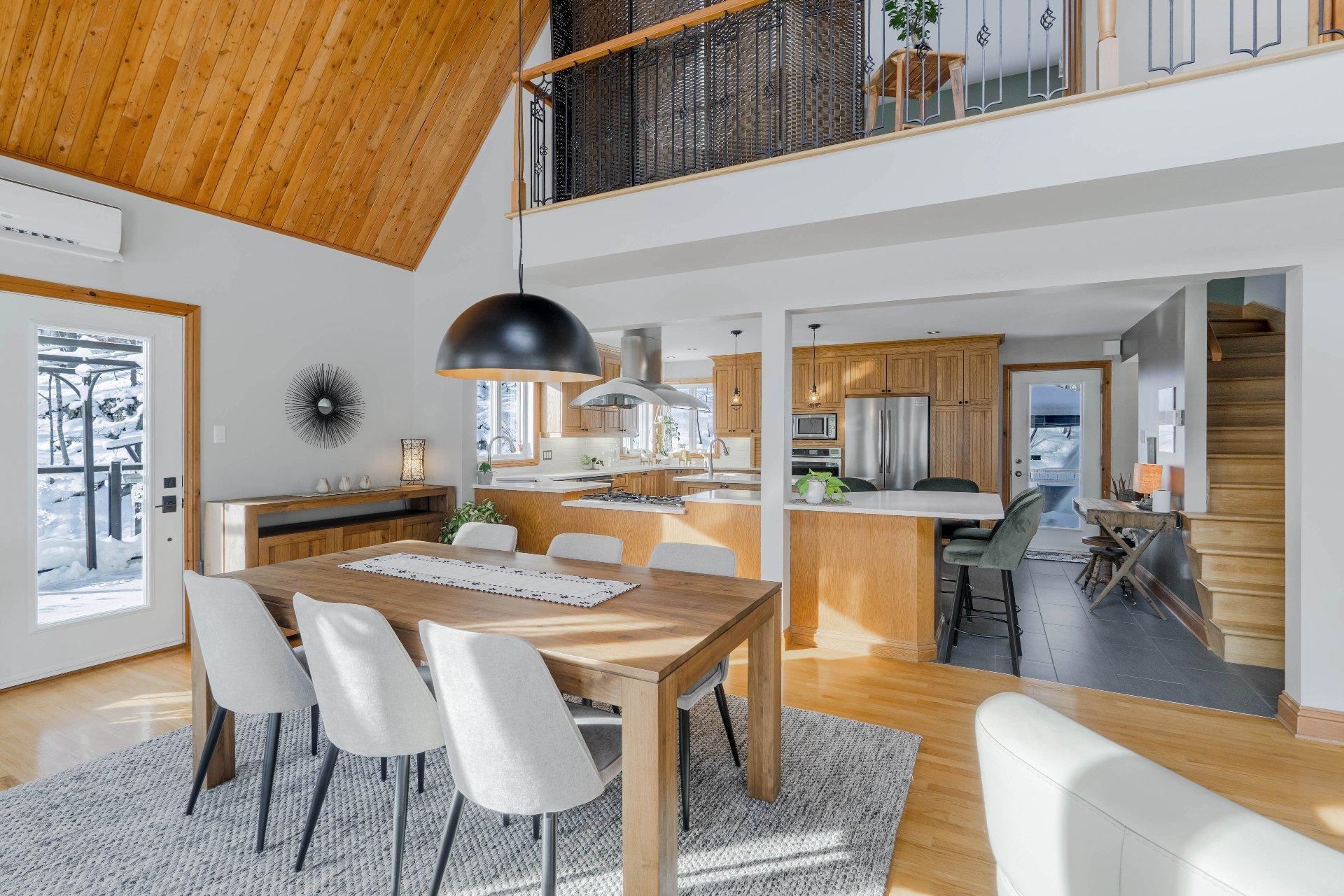 









2270


Ch. Deschesne 

,
Saint-Denis-de-Brompton,




QC
J0B2P0

