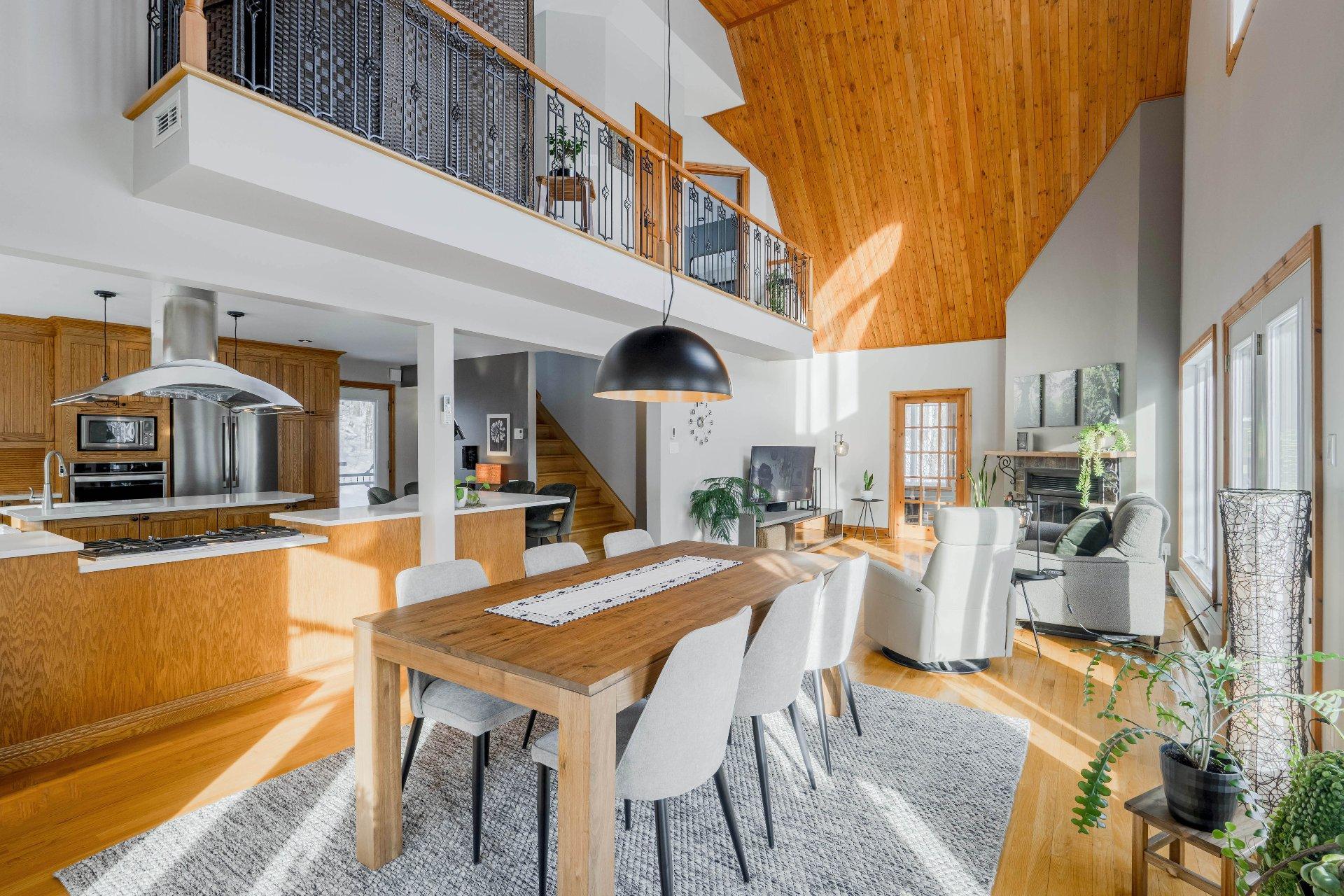 









2270


Ch. Deschesne 

,
Saint-Denis-de-Brompton,




QC
J0B2P0

