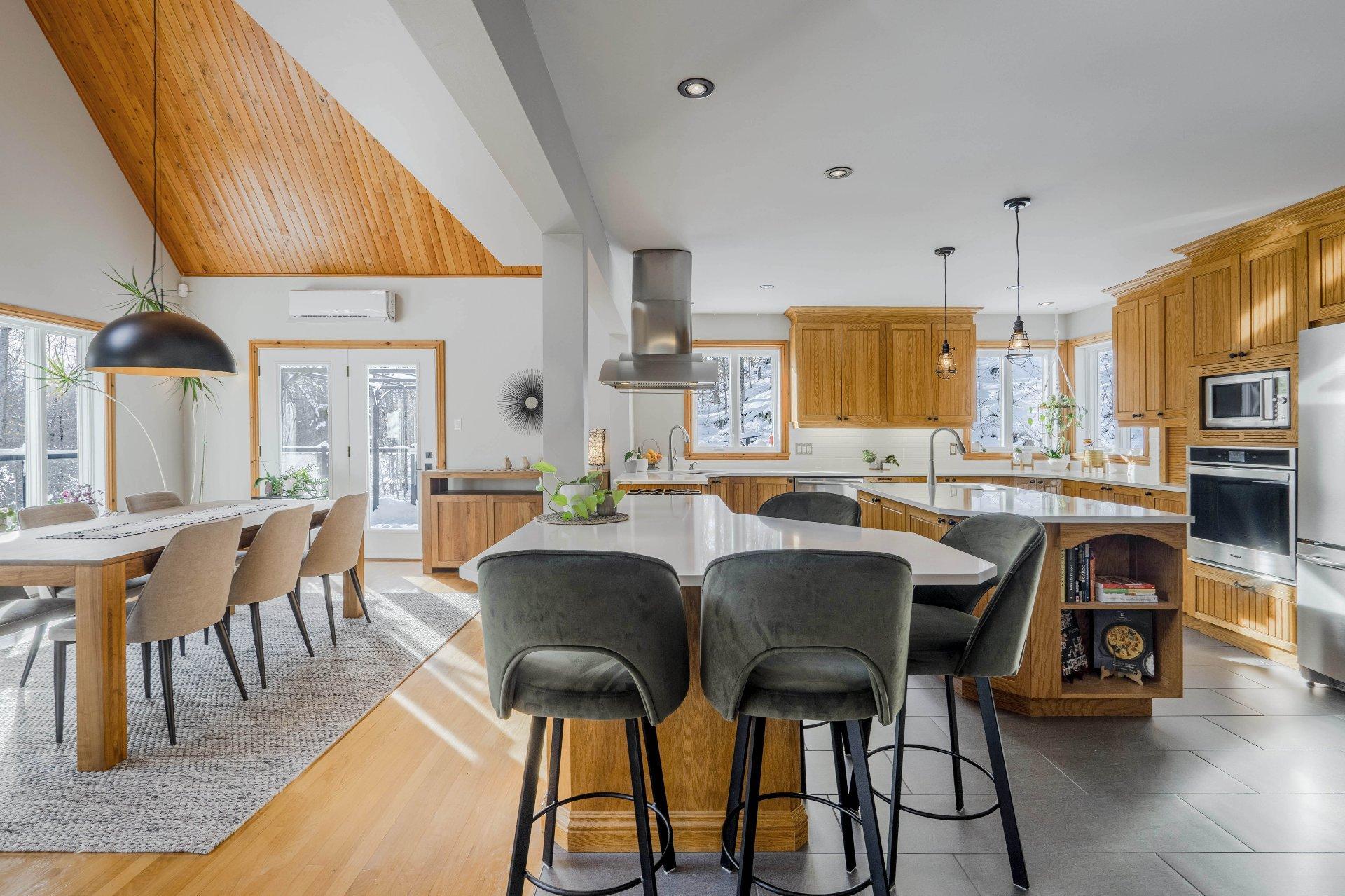 









2270


Ch. Deschesne 

,
Saint-Denis-de-Brompton,




QC
J0B2P0

