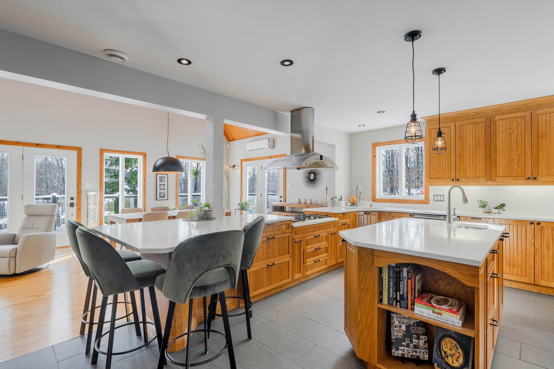 









2270


Ch. Deschesne 

,
Saint-Denis-de-Brompton,




QC
J0B2P0

