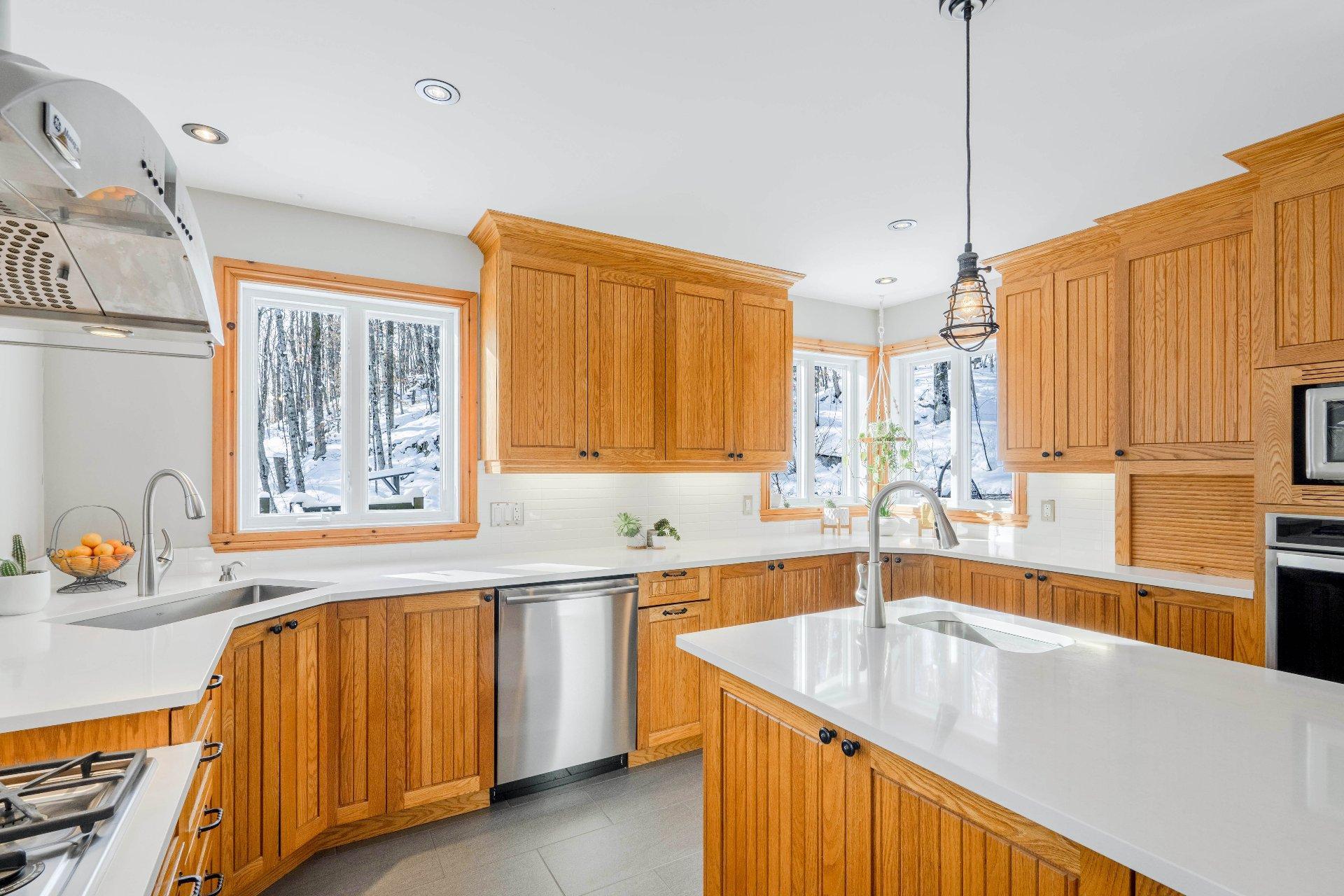 









2270


Ch. Deschesne 

,
Saint-Denis-de-Brompton,




QC
J0B2P0

