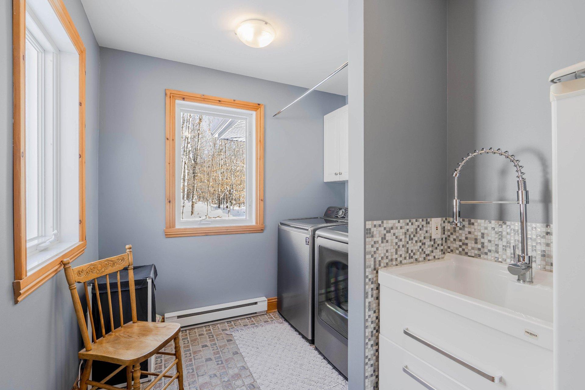 









2270


Ch. Deschesne 

,
Saint-Denis-de-Brompton,




QC
J0B2P0

