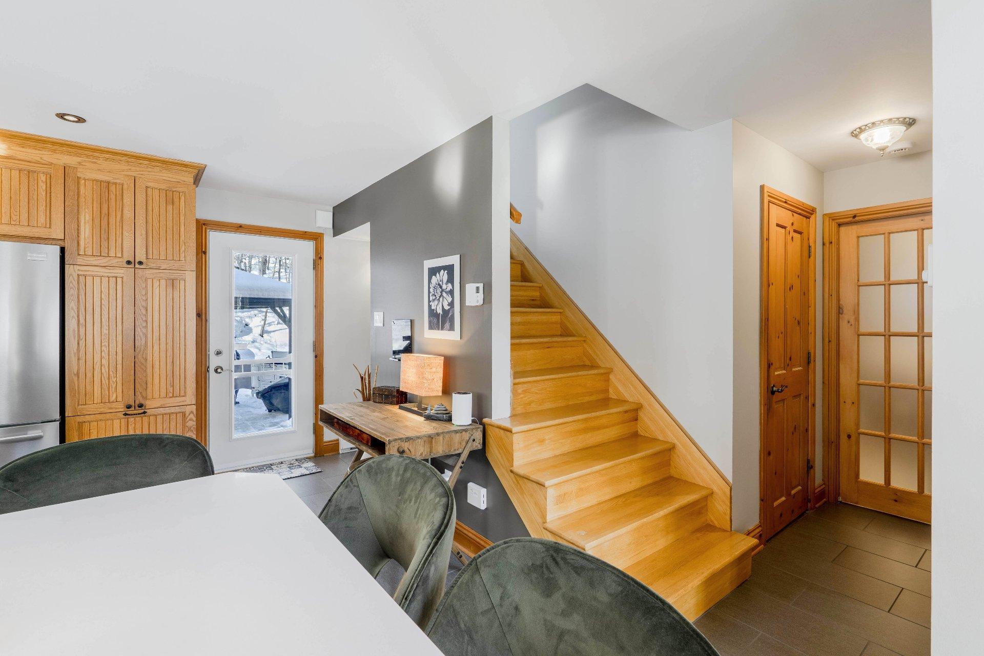 









2270


Ch. Deschesne 

,
Saint-Denis-de-Brompton,




QC
J0B2P0

