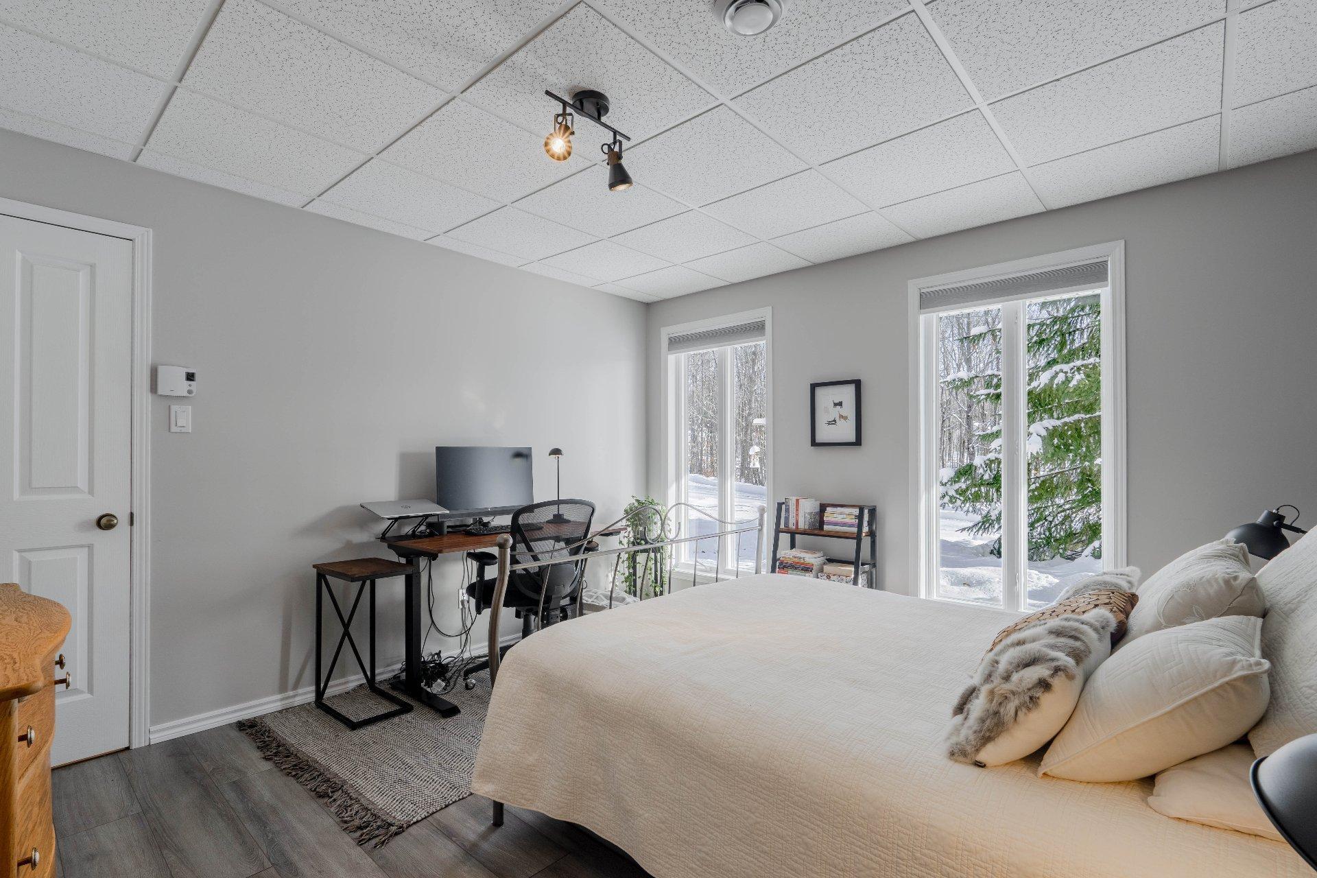 









2270


Ch. Deschesne 

,
Saint-Denis-de-Brompton,




QC
J0B2P0

