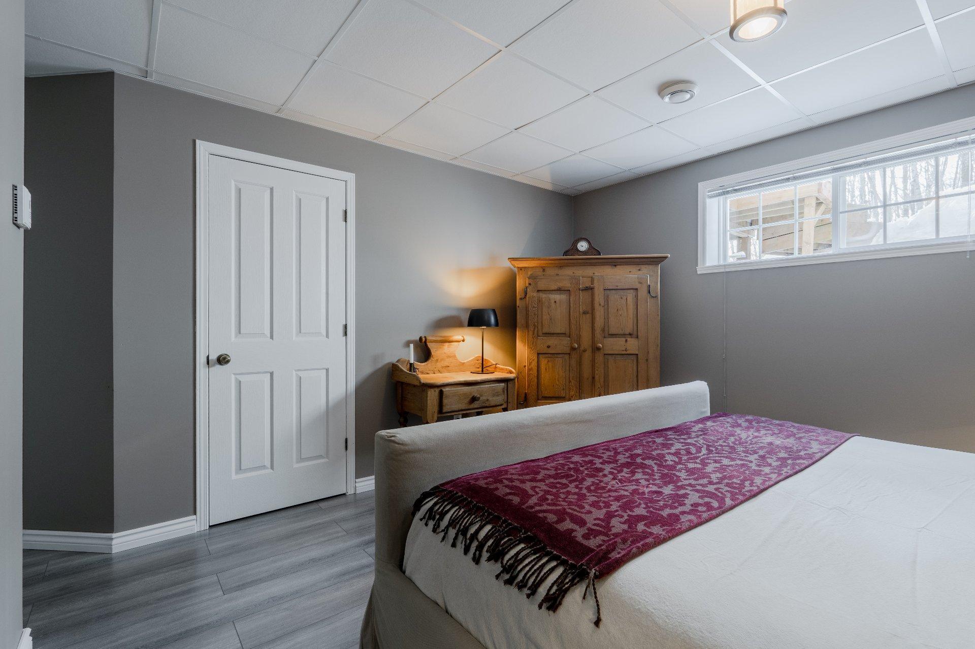 









2270


Ch. Deschesne 

,
Saint-Denis-de-Brompton,




QC
J0B2P0

