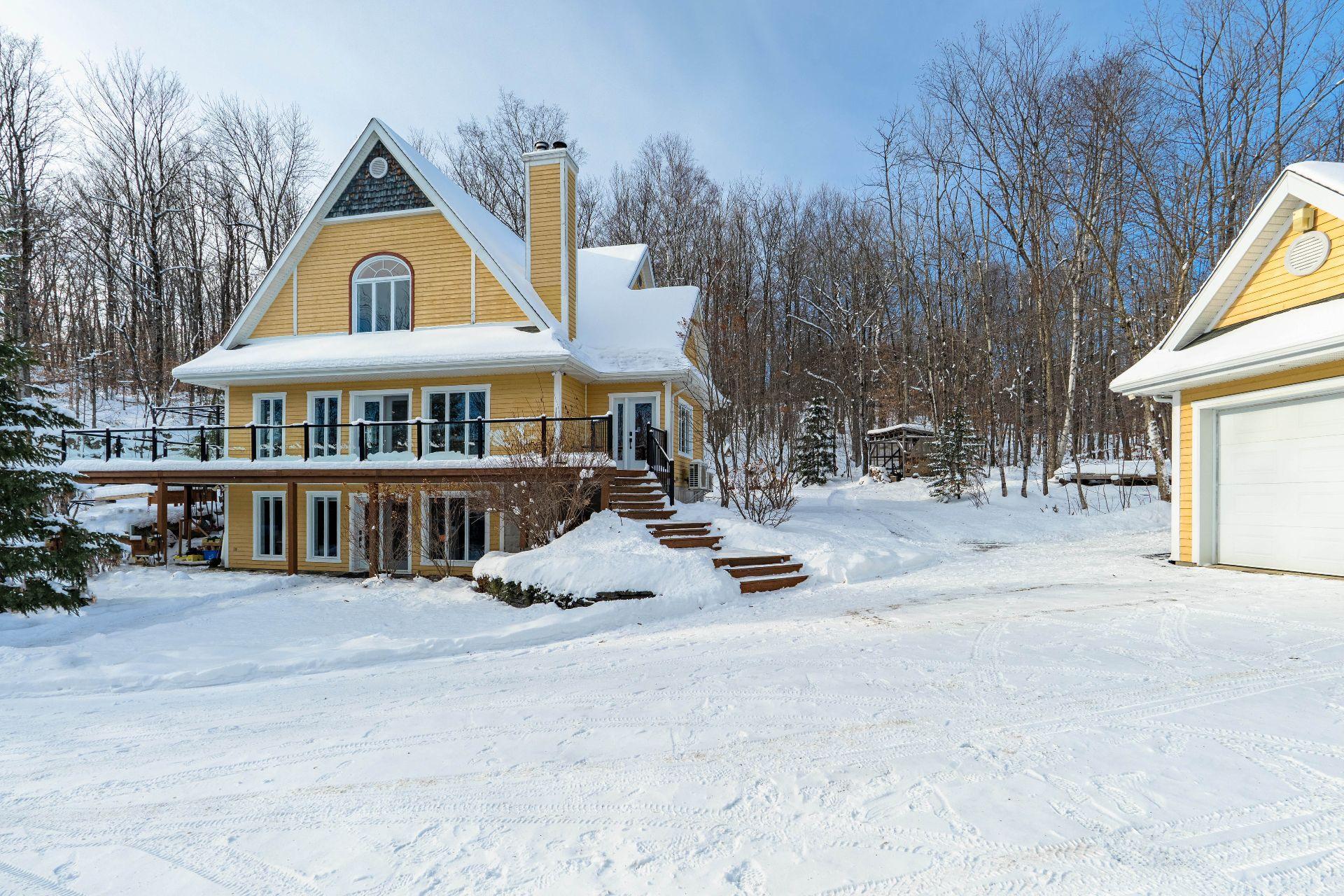 









2270


Ch. Deschesne 

,
Saint-Denis-de-Brompton,




QC
J0B2P0

