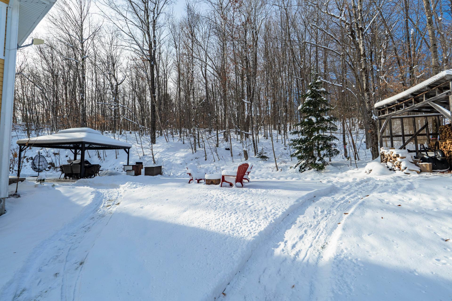 









2270


Ch. Deschesne 

,
Saint-Denis-de-Brompton,




QC
J0B2P0

