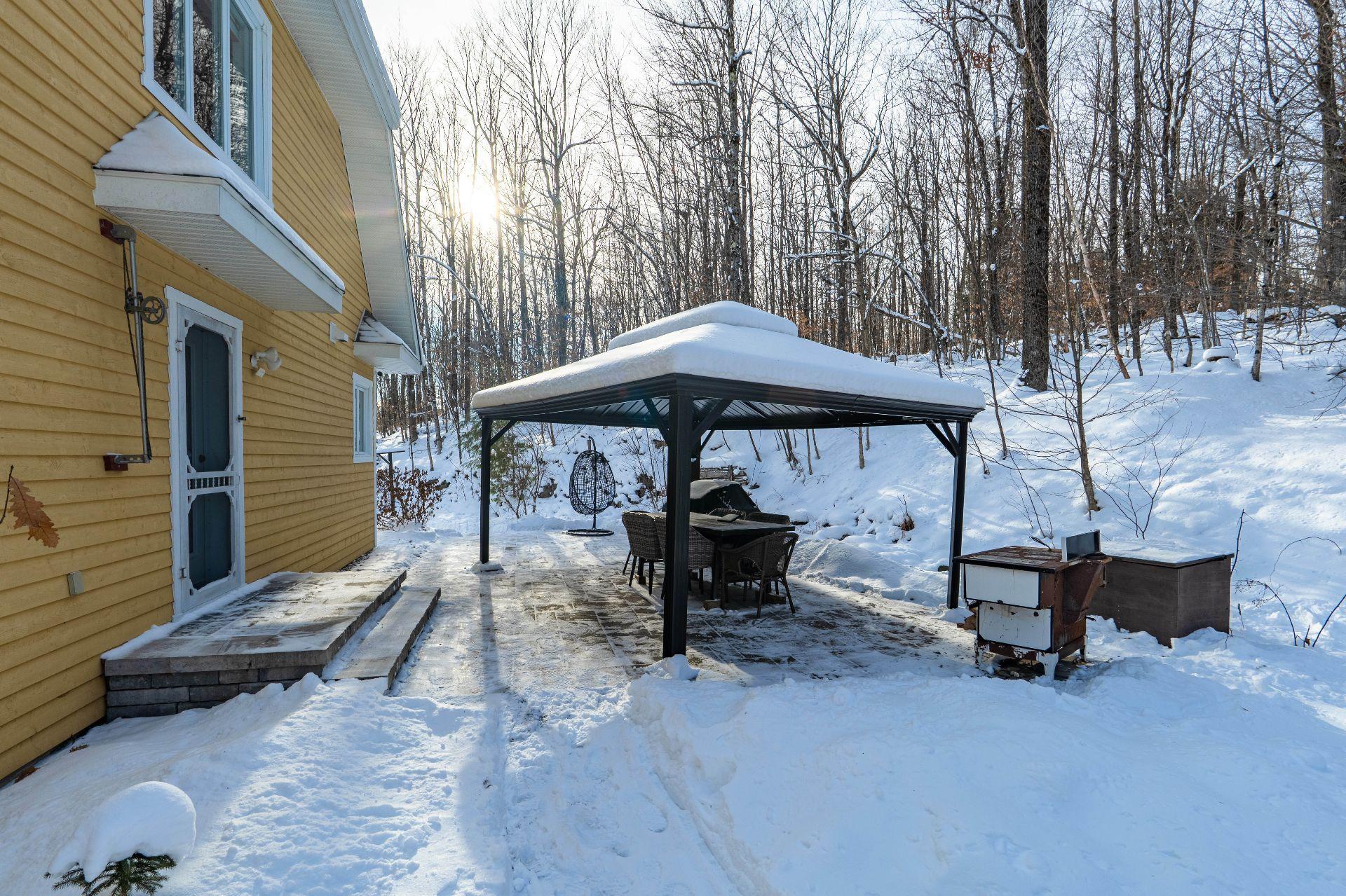 









2270


Ch. Deschesne 

,
Saint-Denis-de-Brompton,




QC
J0B2P0

