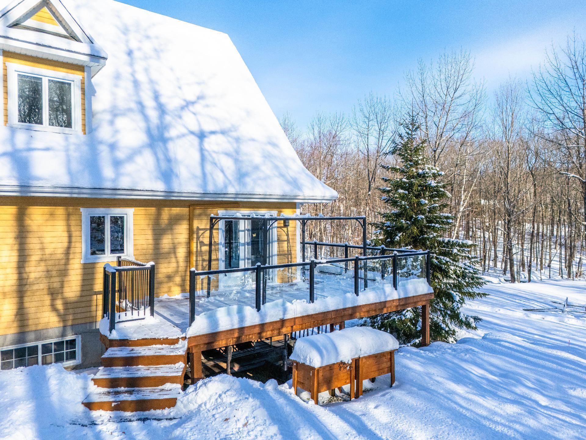 









2270


Ch. Deschesne 

,
Saint-Denis-de-Brompton,




QC
J0B2P0

