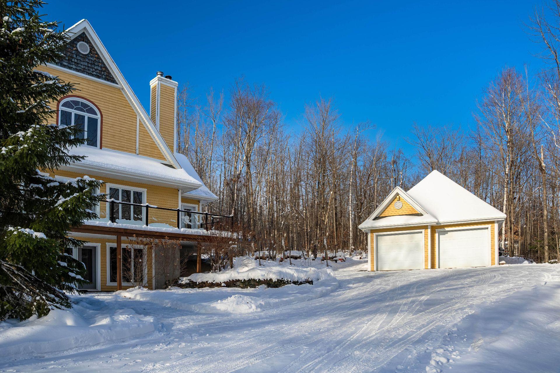 









2270


Ch. Deschesne 

,
Saint-Denis-de-Brompton,




QC
J0B2P0

