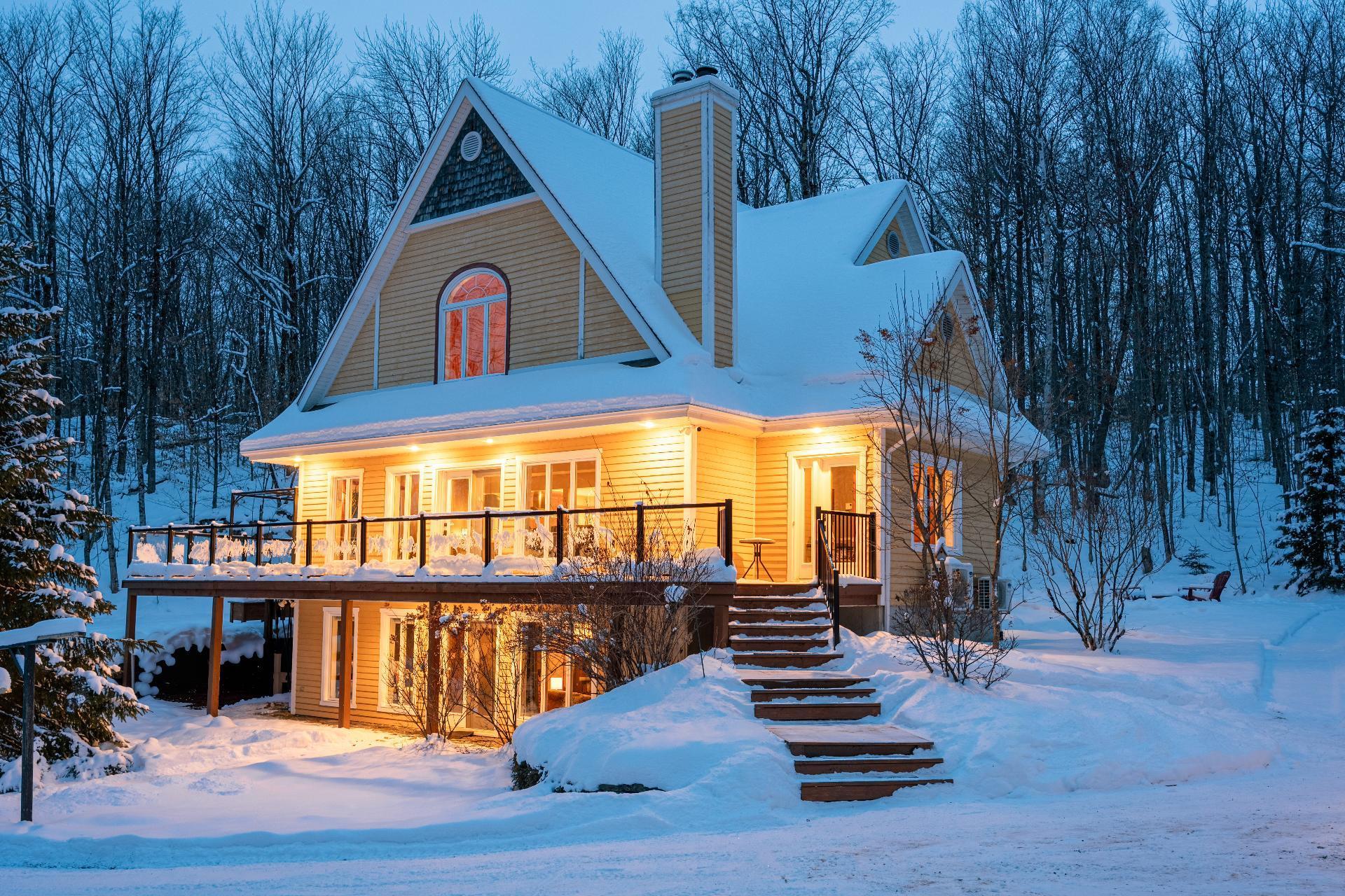 









2270


Ch. Deschesne 

,
Saint-Denis-de-Brompton,




QC
J0B2P0

