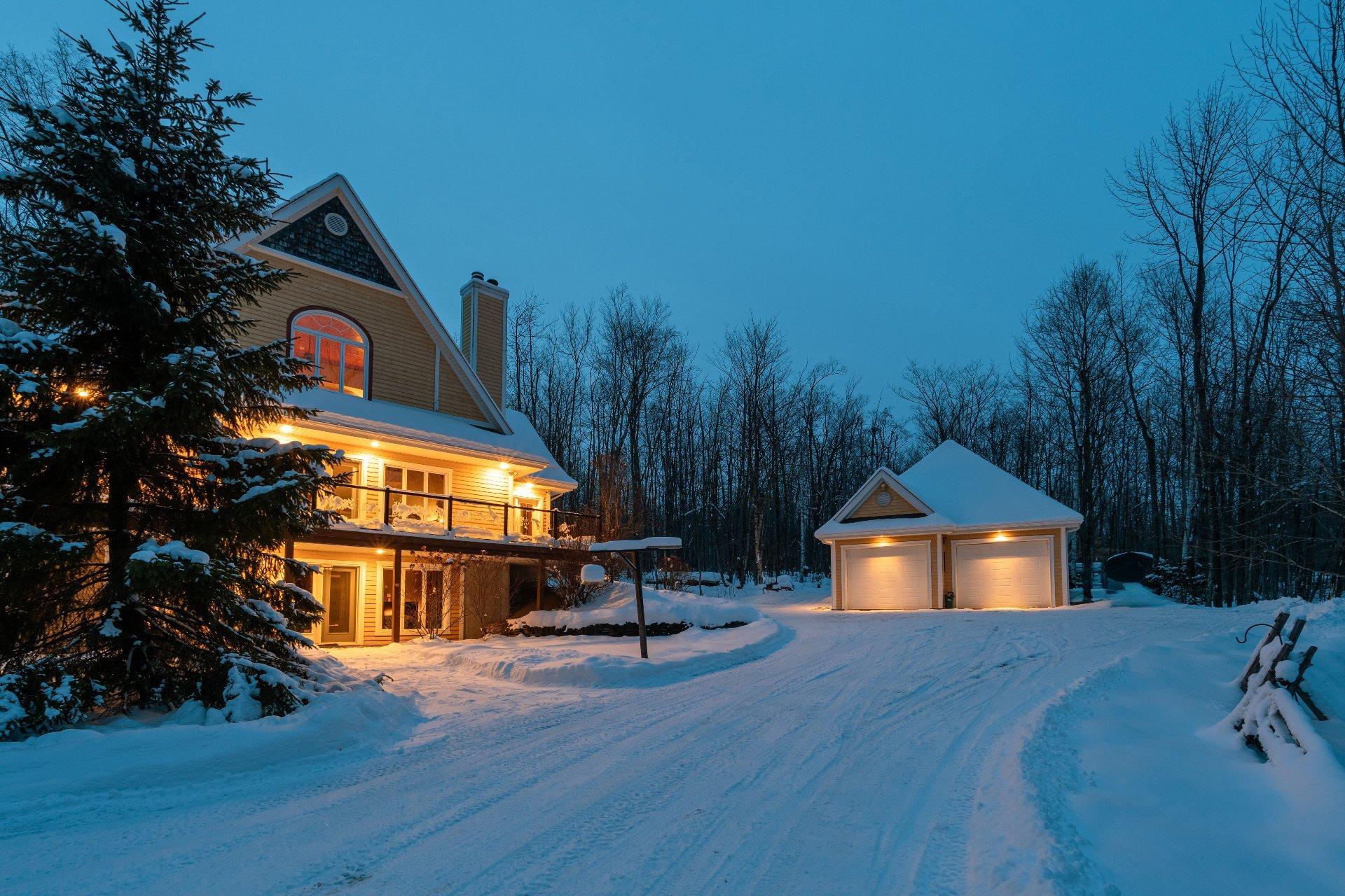 









2270


Ch. Deschesne 

,
Saint-Denis-de-Brompton,




QC
J0B2P0


