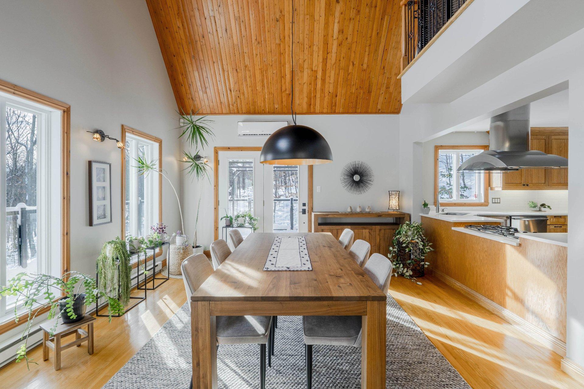 









2270


Ch. Deschesne 

,
Saint-Denis-de-Brompton,




QC
J0B2P0

