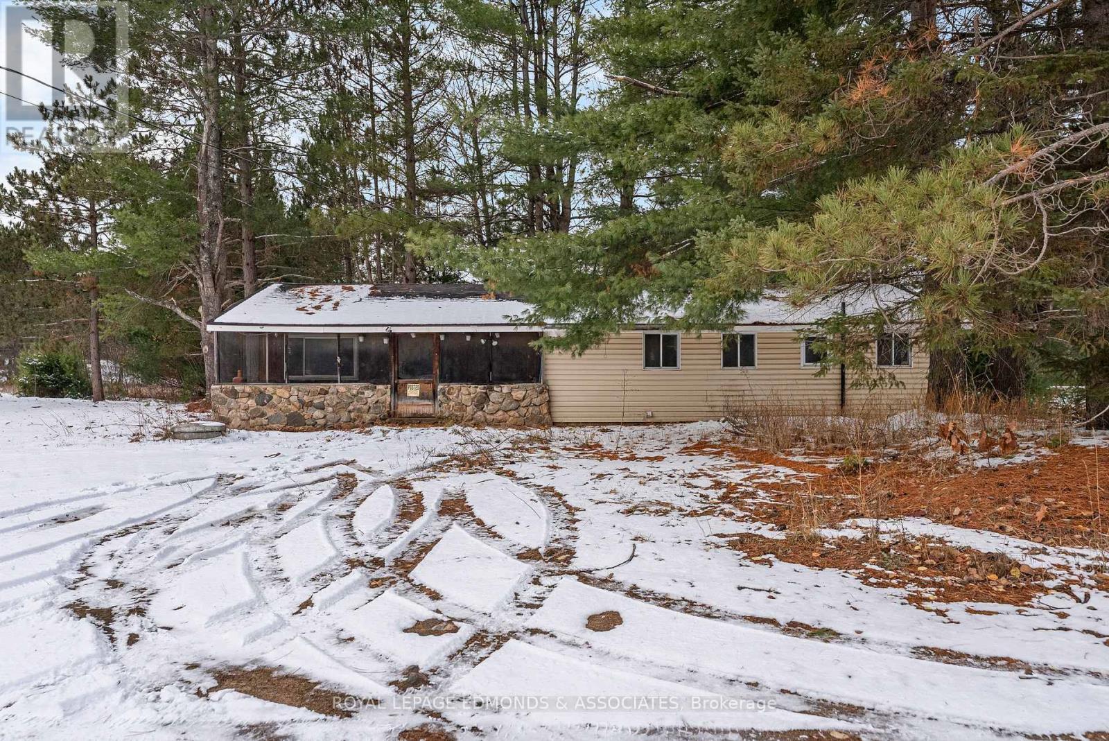 












2815 ROUND LAKE ROAD

,
Killaloe, Hagarty and Richards,




Ontario
K0J2J0

