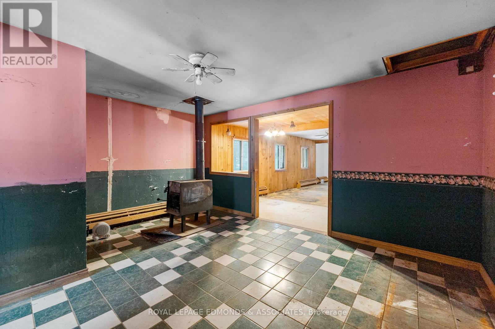 












2815 ROUND LAKE ROAD

,
Killaloe, Hagarty and Richards,




Ontario
K0J2J0

