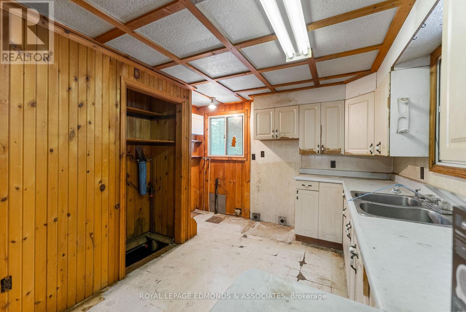 












2815 ROUND LAKE ROAD

,
Killaloe, Hagarty and Richards,




Ontario
K0J2J0

