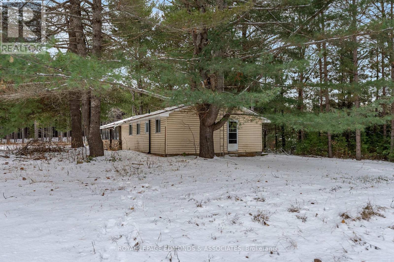 












2815 ROUND LAKE ROAD

,
Killaloe, Hagarty and Richards,




Ontario
K0J2J0

