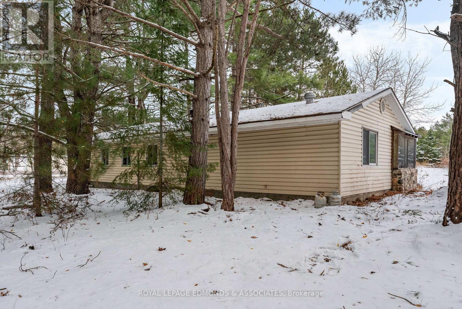 












2815 ROUND LAKE ROAD

,
Killaloe, Hagarty and Richards,




Ontario
K0J2J0

