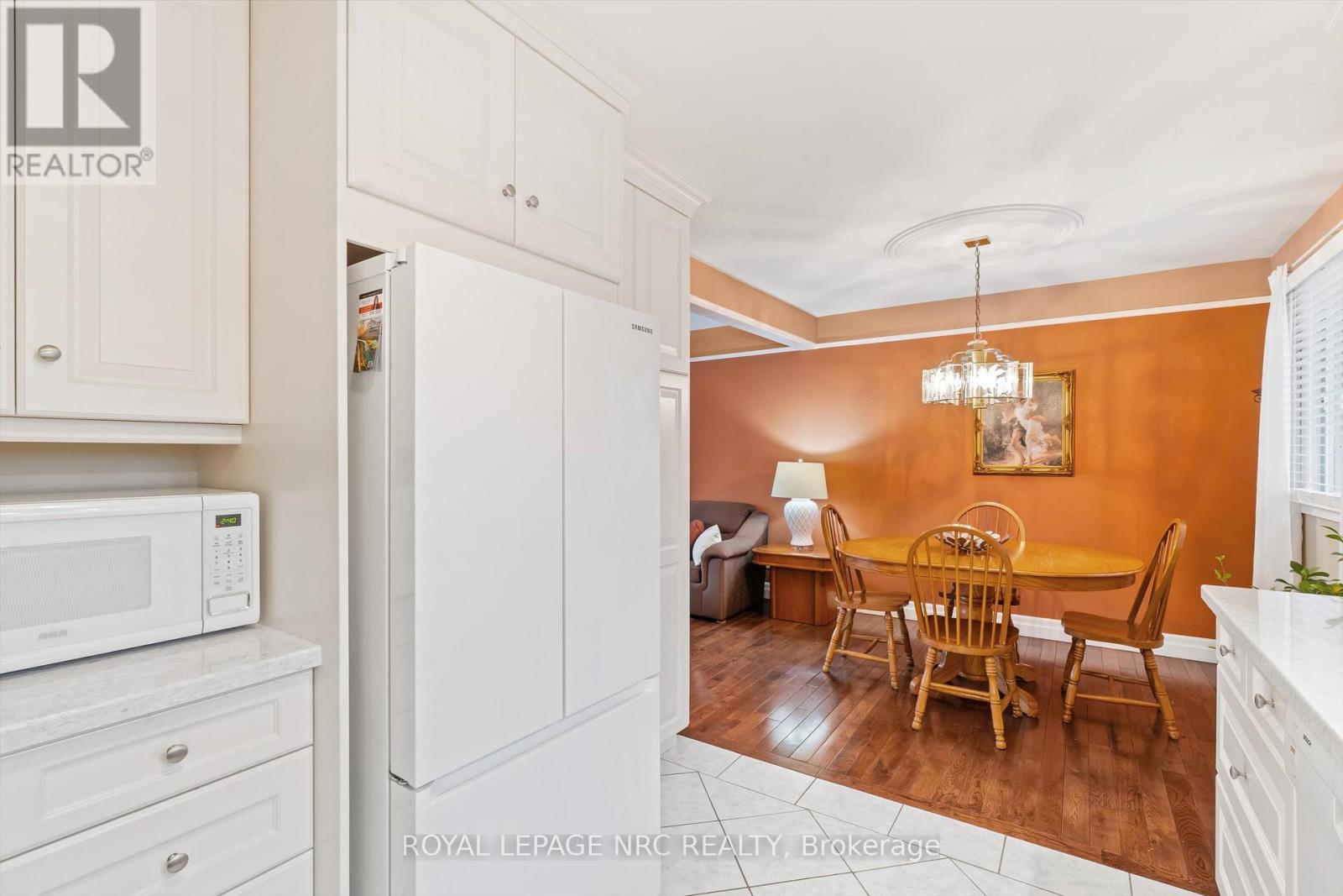 












26 SOUTHDALE DRIVE

,
St. Catharines (Vine/Linwell),




Ontario
L2M3N5

